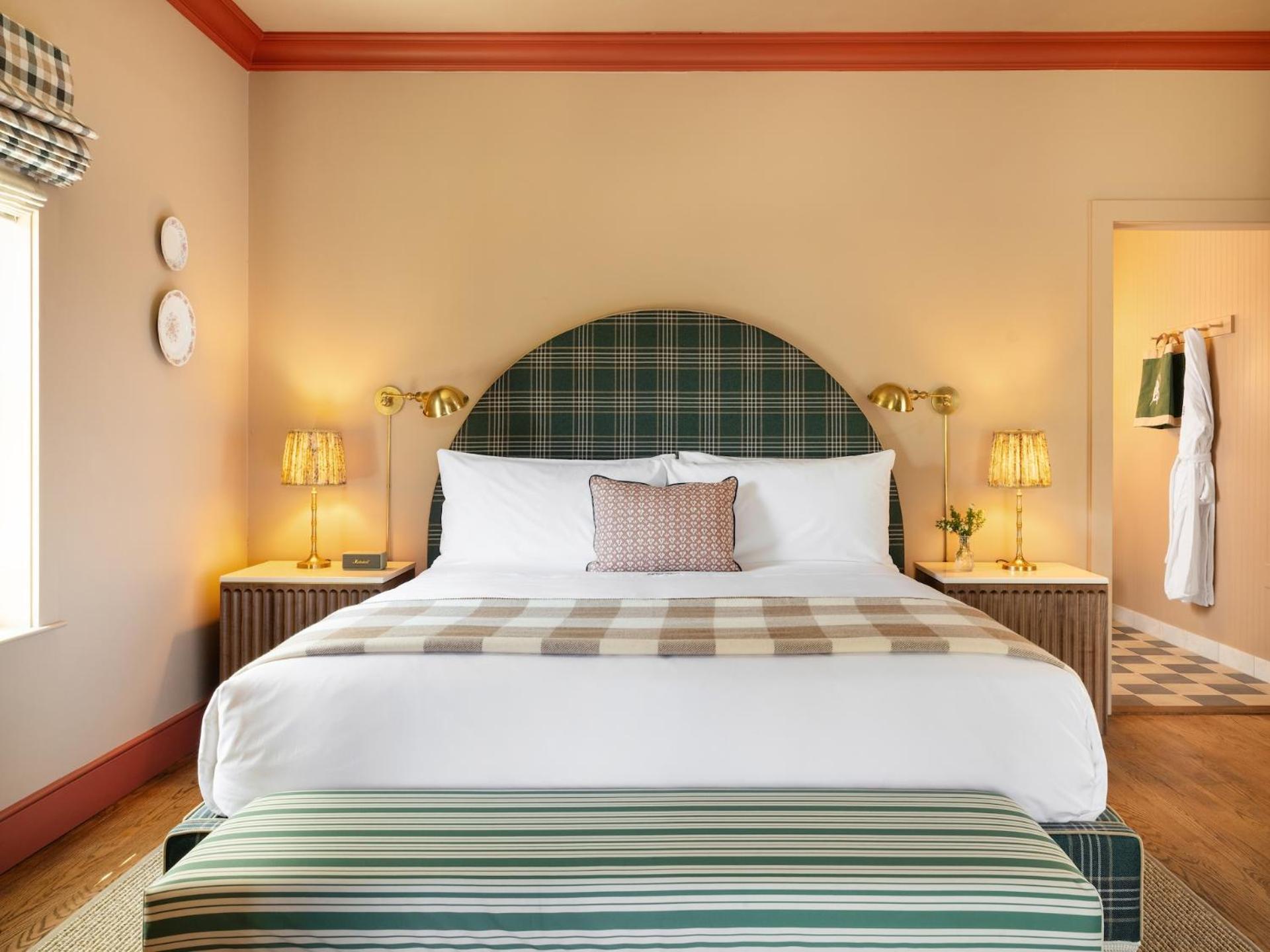 King Room,1687499332:JPEG
