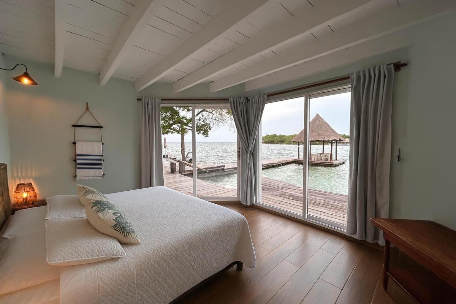 Kamer met Kingsize Bed en Uitzicht op Zee