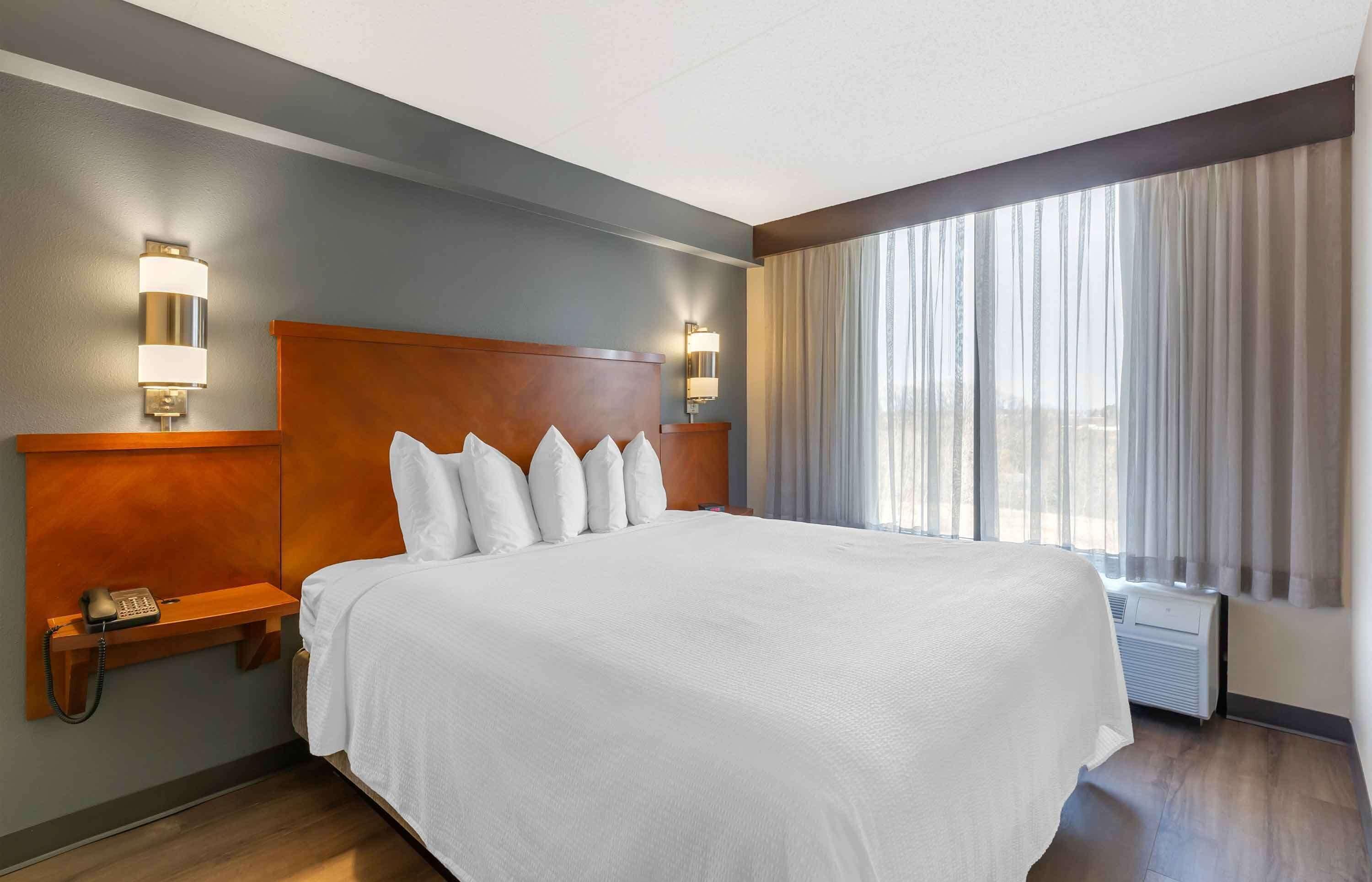 King Room - Non-Smoking