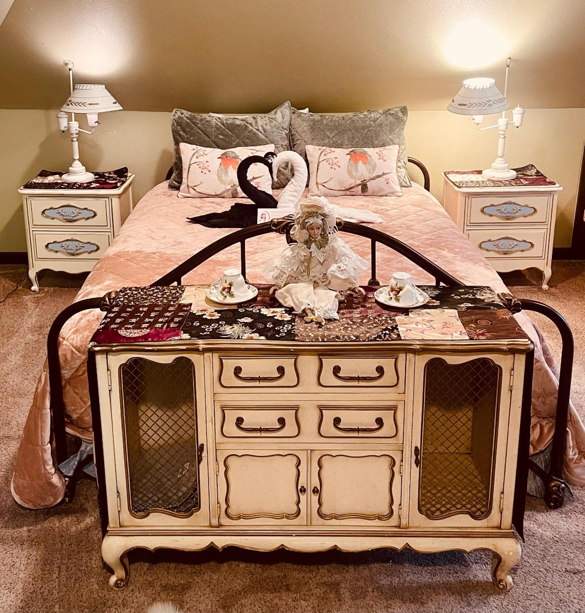 Deluxe Double Room (2 Adults + 1 Child)