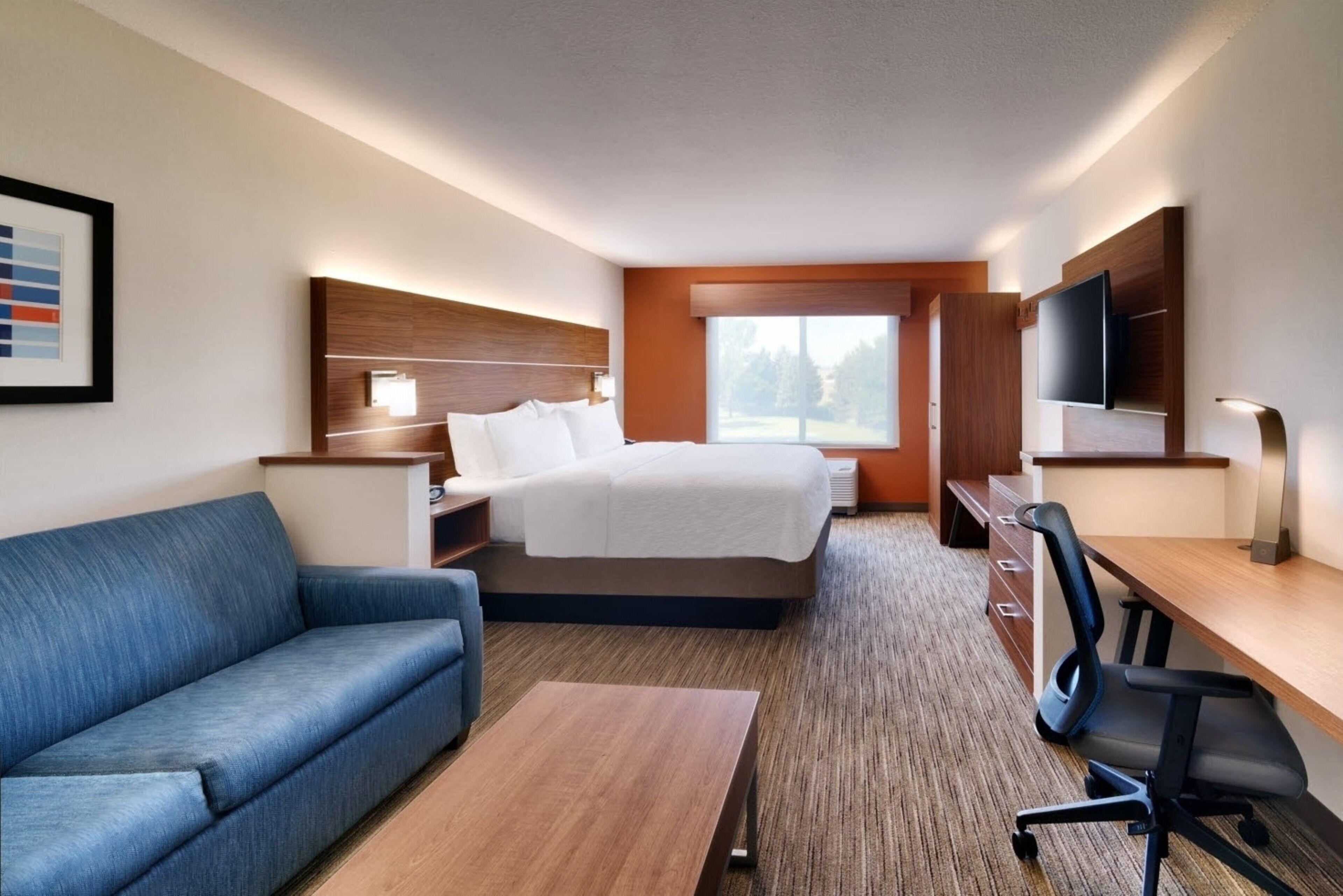 King Suite - Disability Access Tub/Non-Smoking