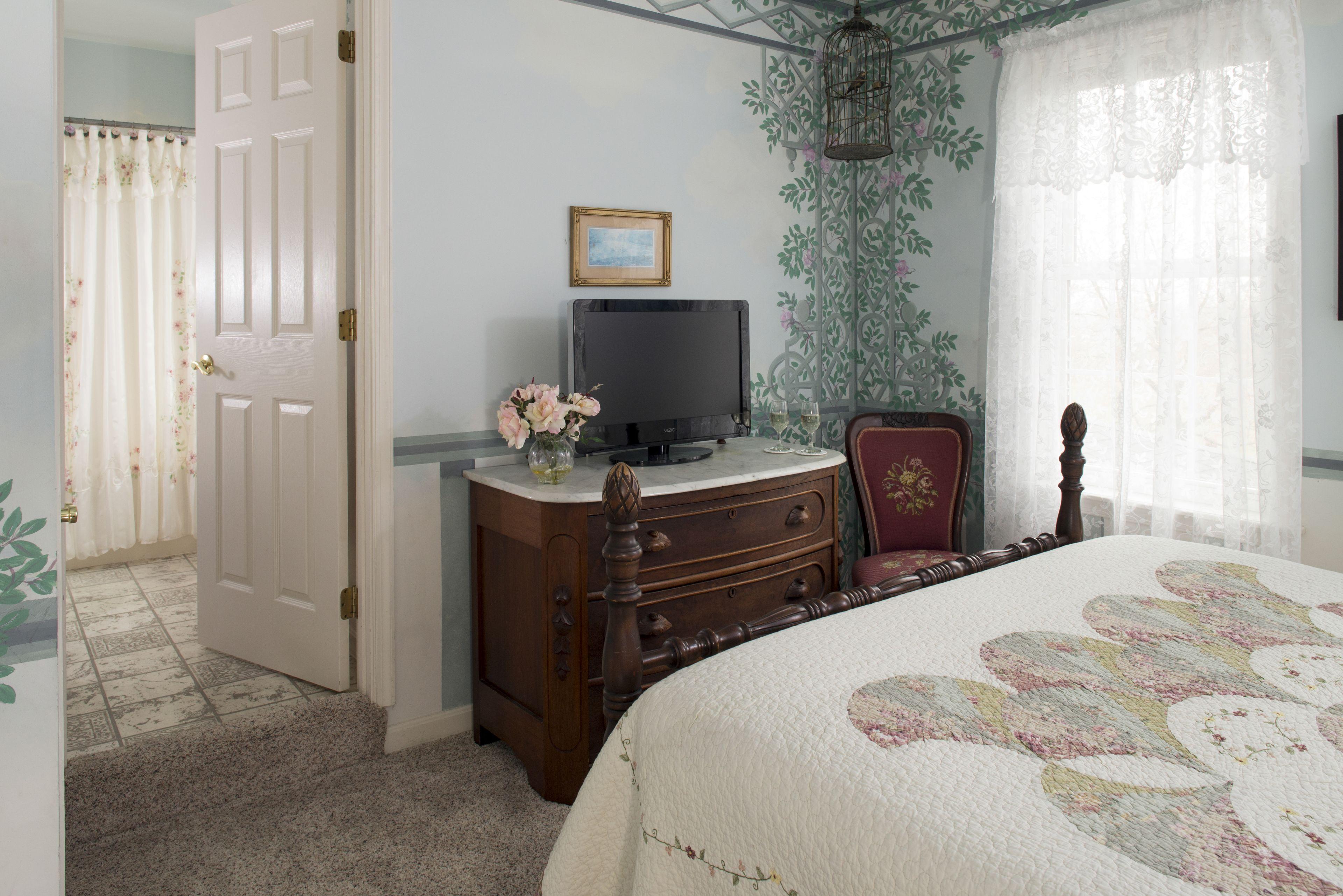 Queen Room