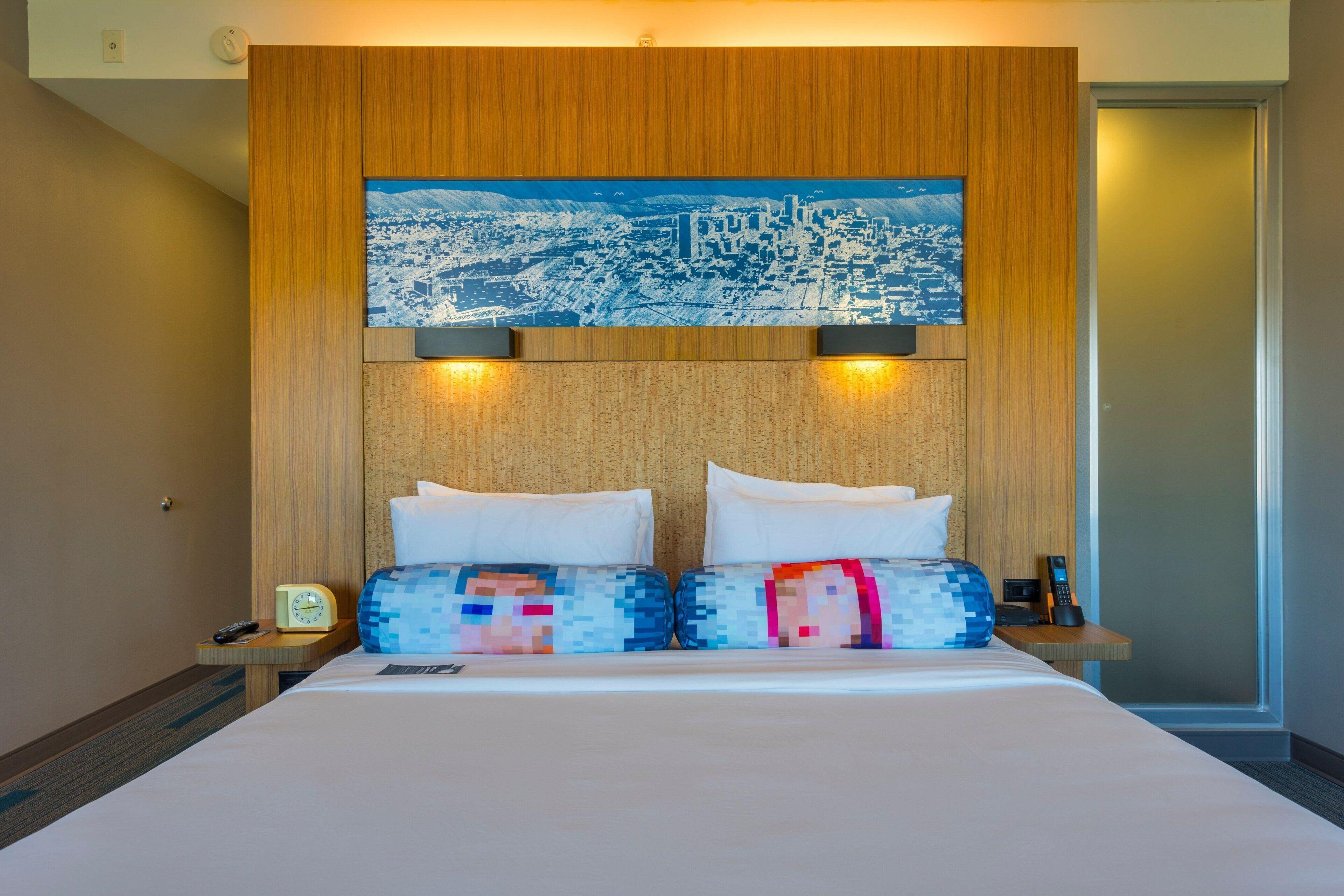 Guest Room 1 King,1631552400:JPEG