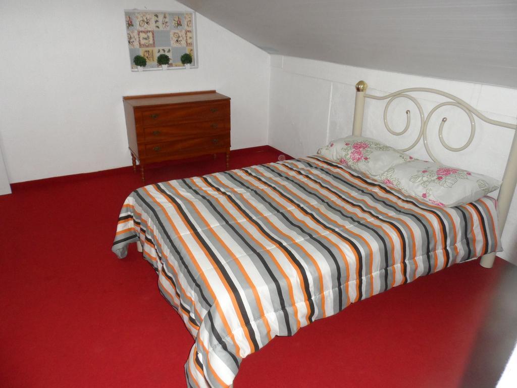 Quarto Duplo com Banheiro Compartilhado