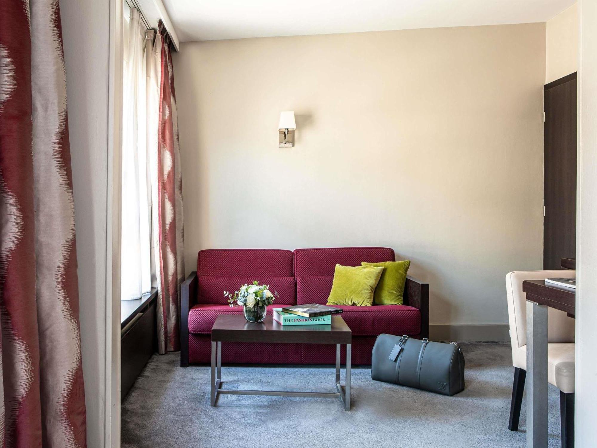 Suite Lit King-Size Junior avec Coin Salon