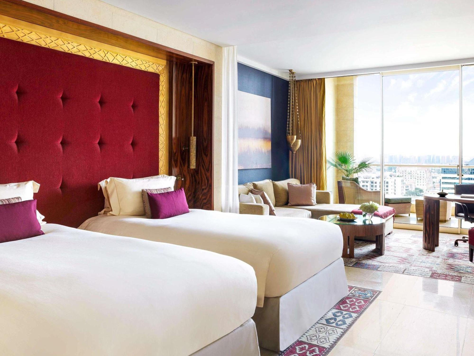 Raffles Club Twin Room with Terrace & Club Lounge Access- including Daily Breakfast, Evening Drinks & Canapes