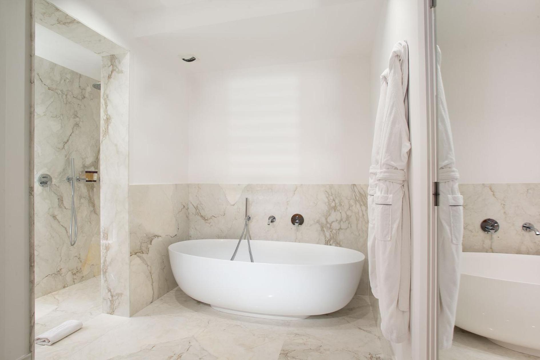 Executive Suite,1717093507:JPEG