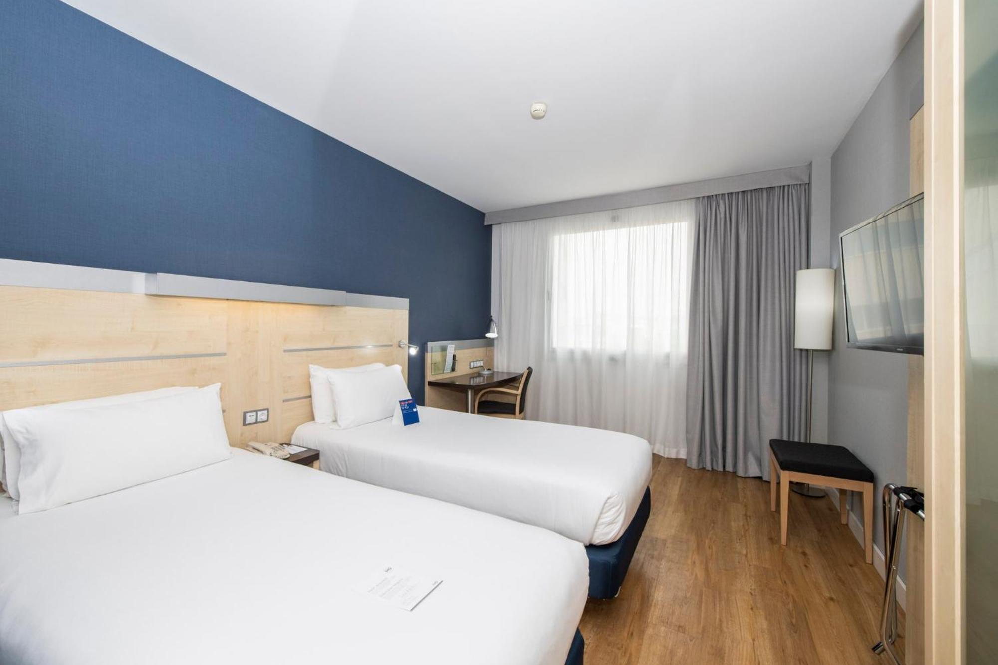 Standard Twin Room - Free Breakfast,1714248770:JPEG