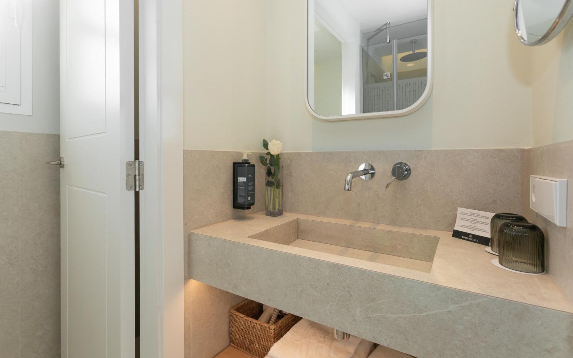 Habitación Doble con balcón (2 adultos + 1 niño)