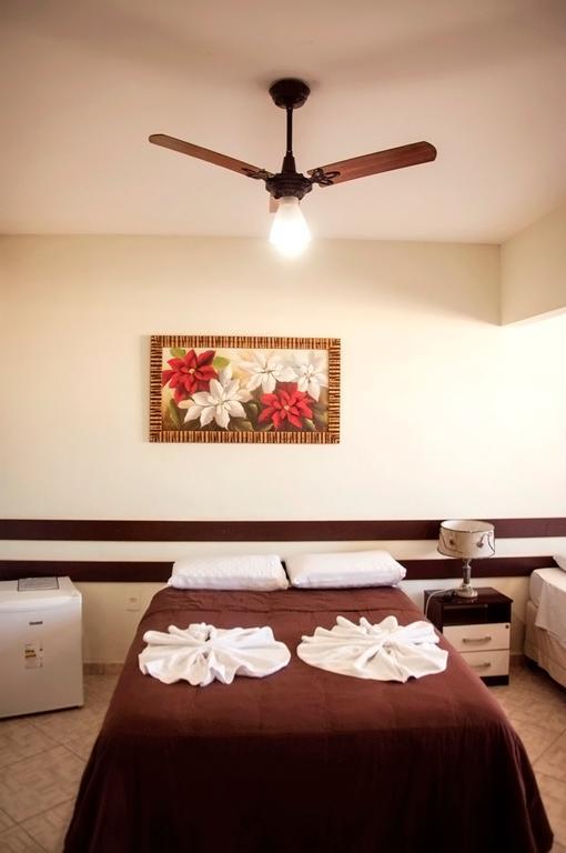 Quarto com Cama de Casal ou 2 de Solteiro