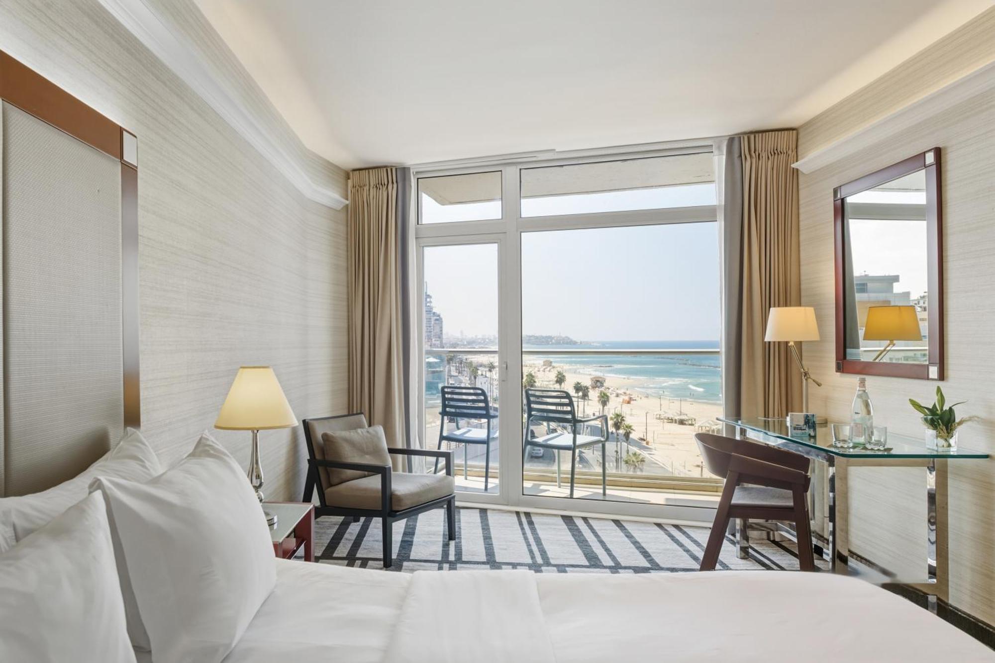 Classic Seaview, Guest room, 1 Queen, Sea view, Balcony