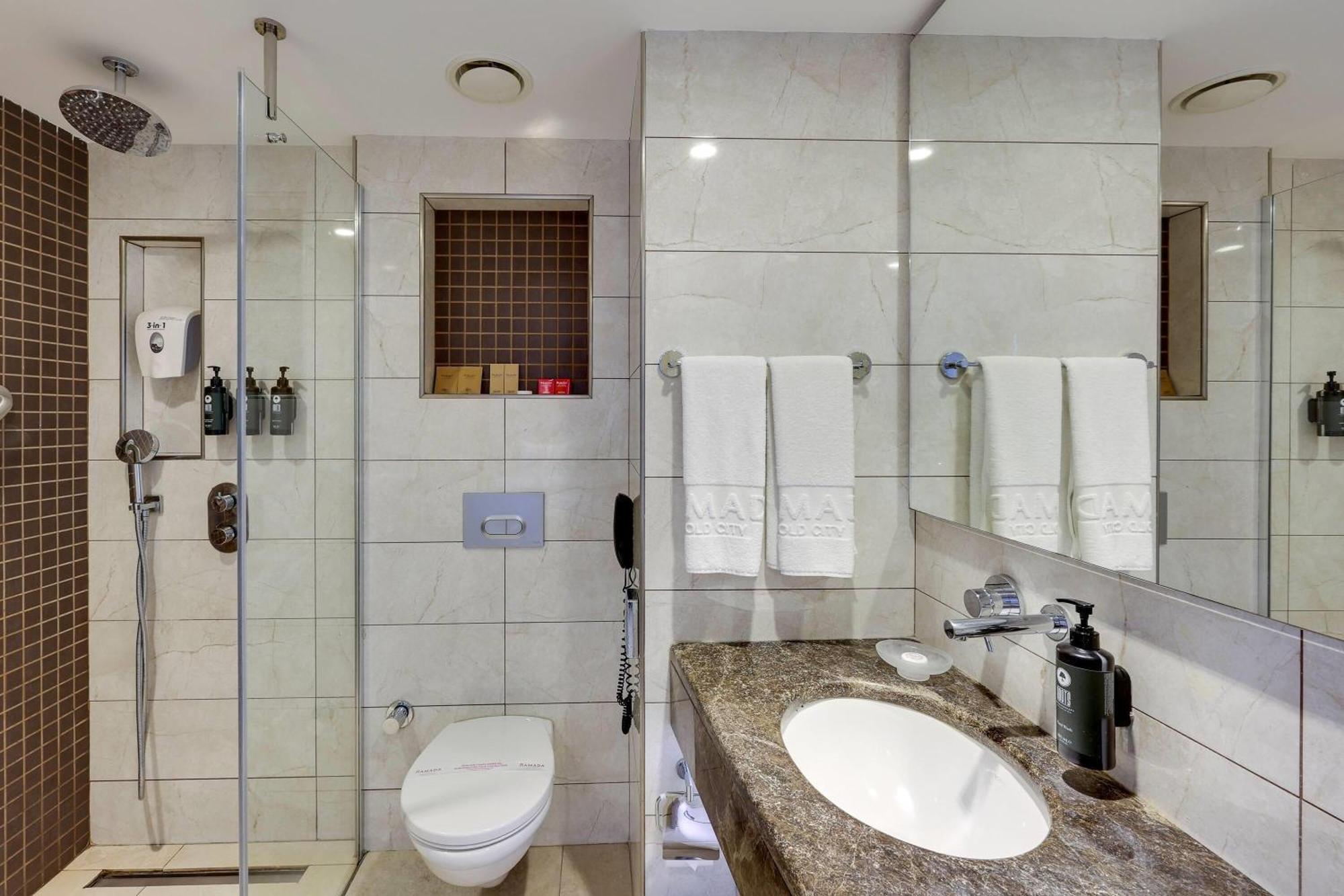 Standard Triple Room,1730016967:JPEG