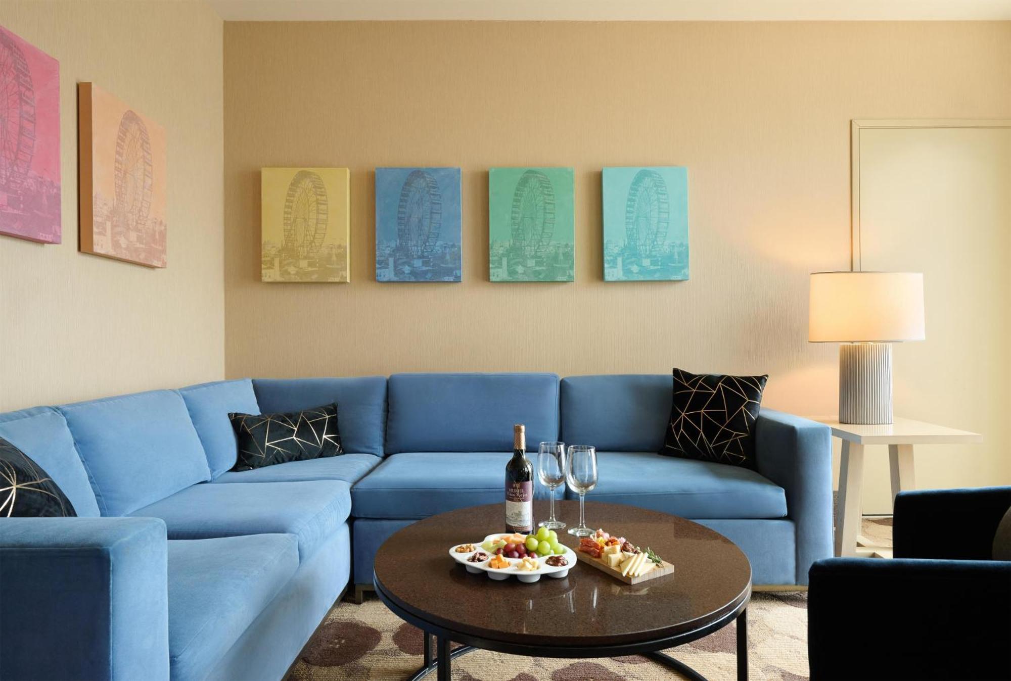 One-Bedroom King Suite with Spa Bath