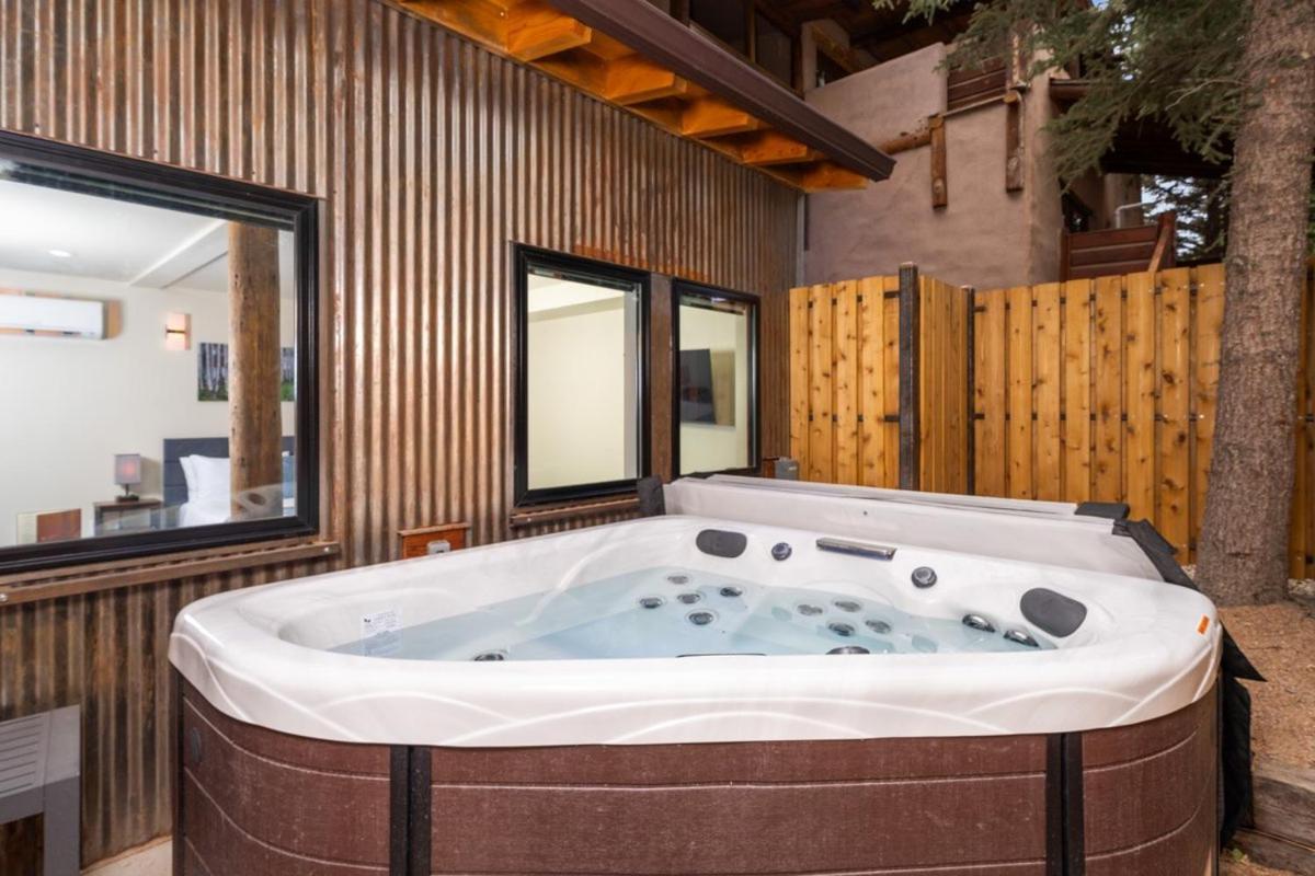 Suite with Hot Tub