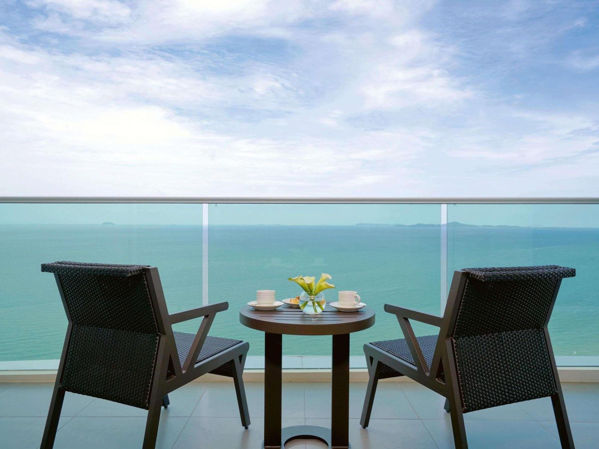 Premium King Room with Sea View