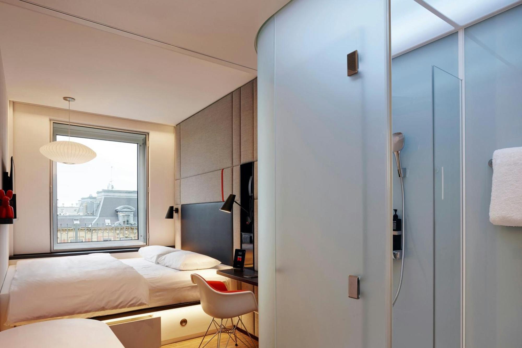 Zimmer mit Kingsize-Bett