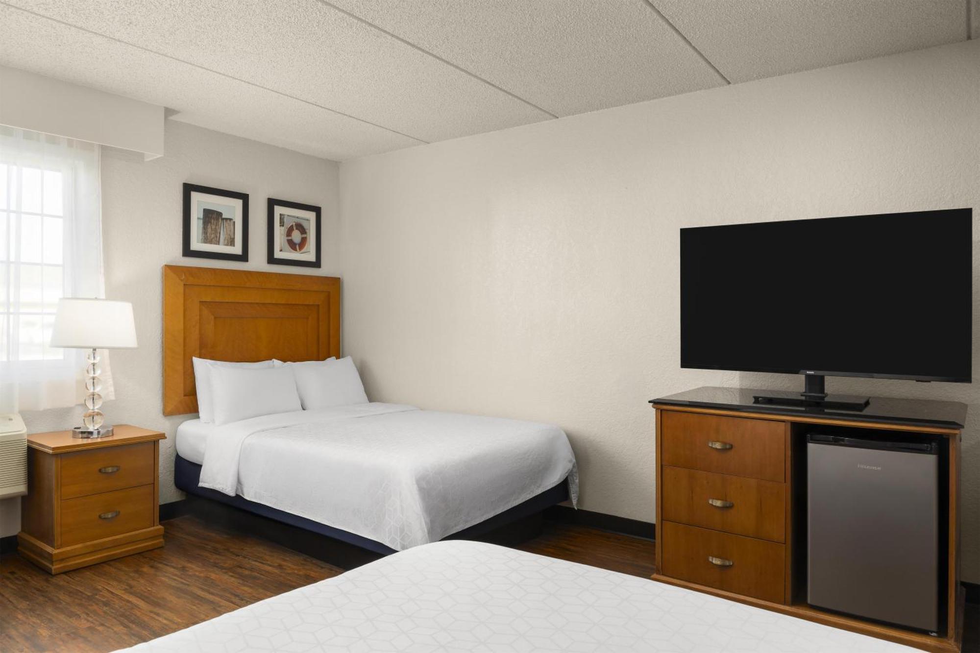 Double Room with Two Double Beds and Bath Tub - Disability/Non-Smoking