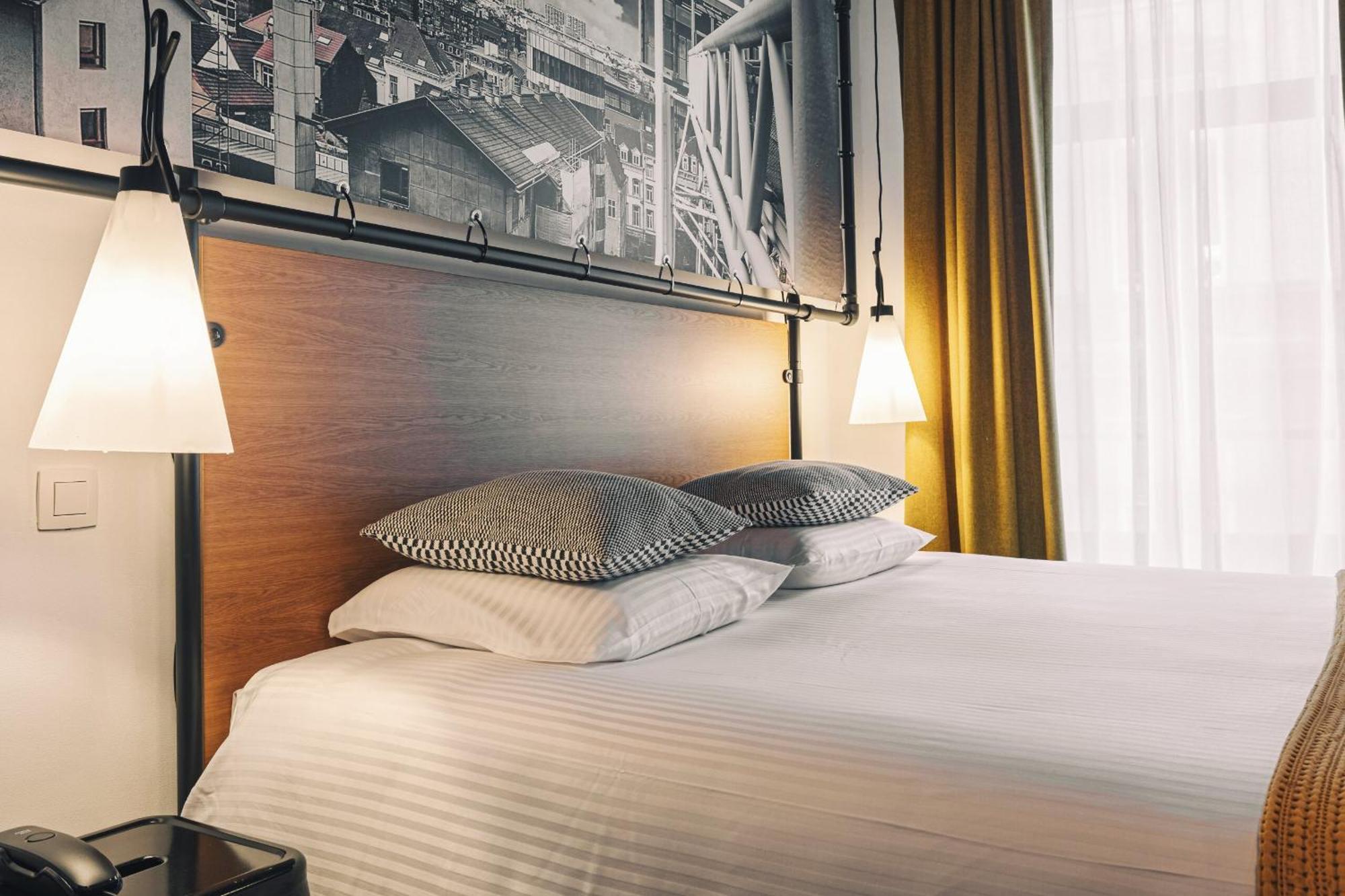 Double Room,1739360443:JPEG