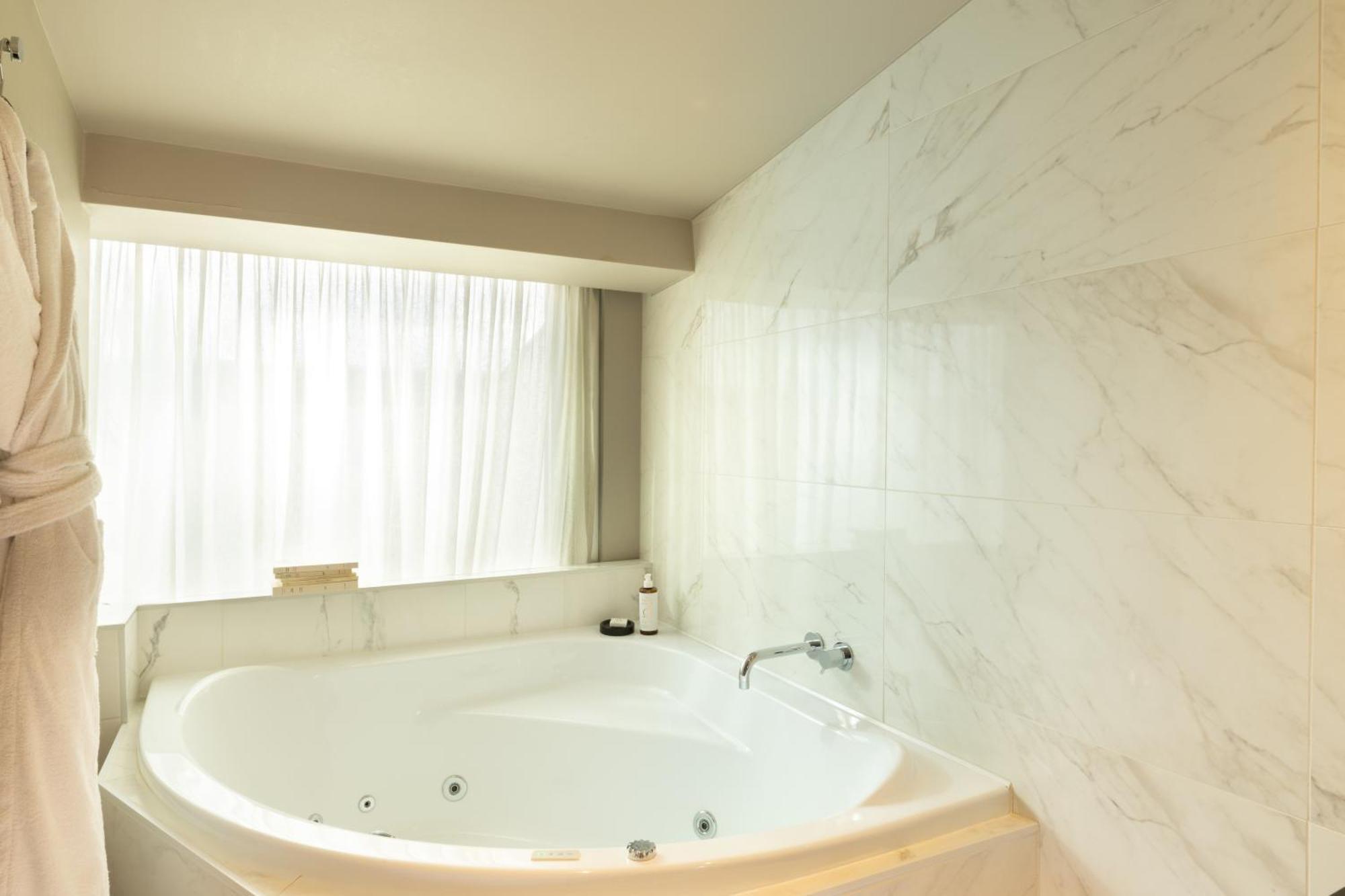 Deluxe Double Room Spa Bath Terrace,1742670286:JPEG