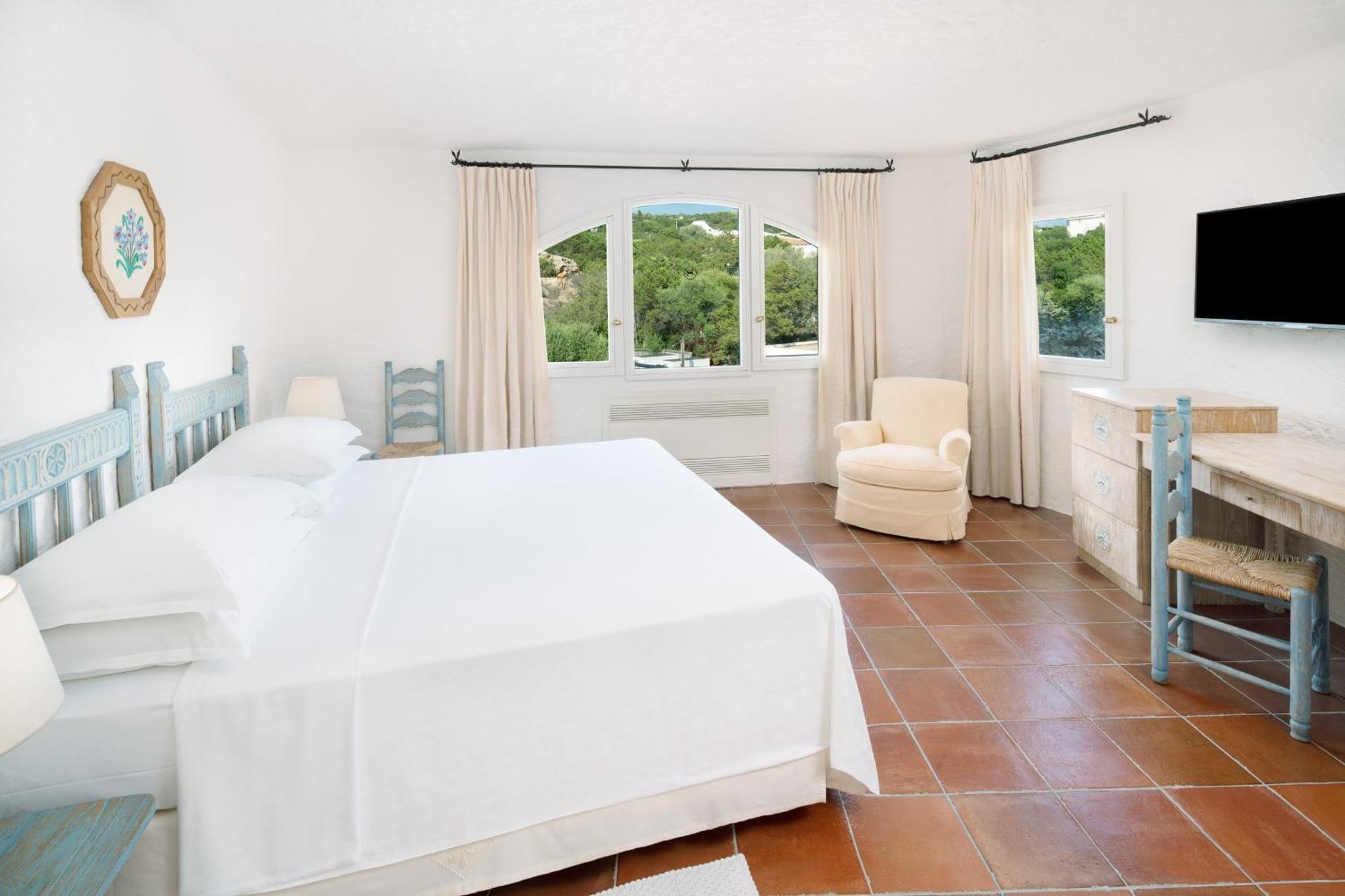 Classic Doppelzimmer mit Kingsize-Bett und Innenblick