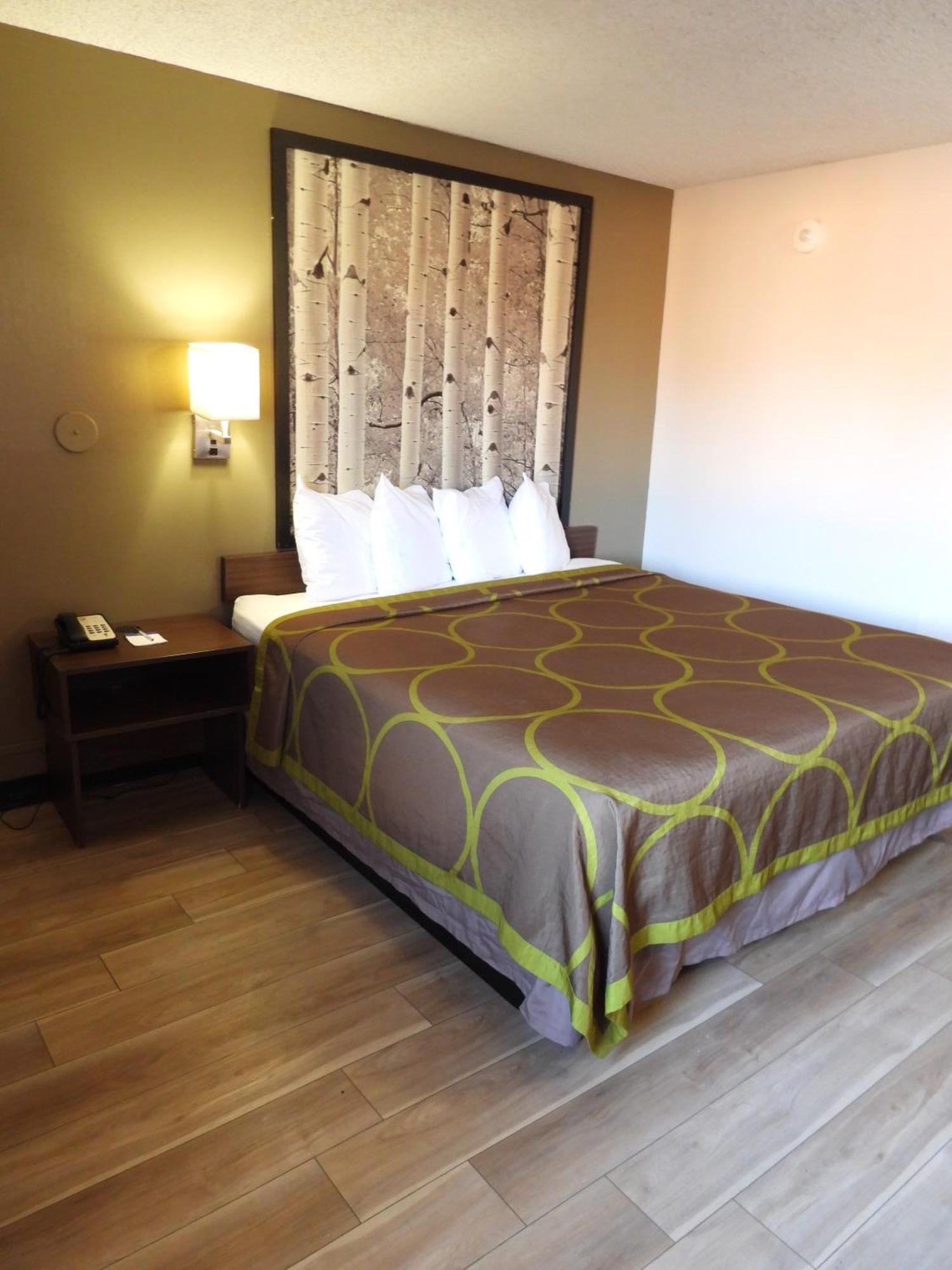 King Room - Non-Smoking