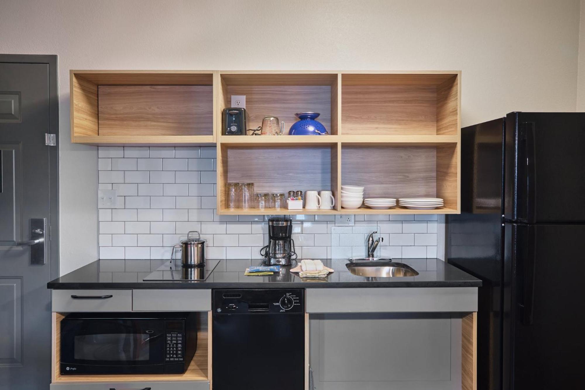 One-Bedroom Queen Suite - Disability Access Hearing Accessible