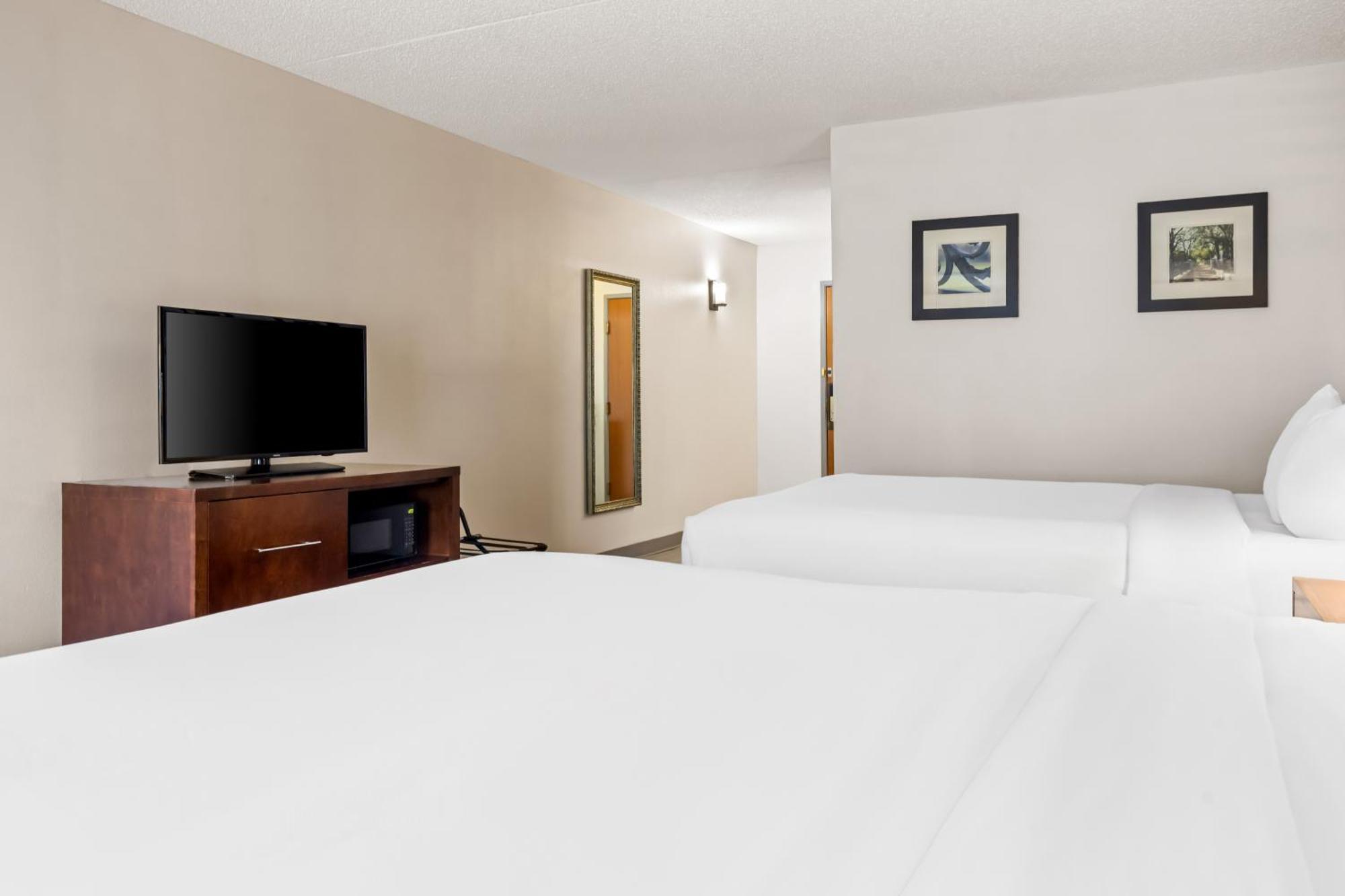 Queen Room with Two Queen Beds - Disability Access/Non-Smoking