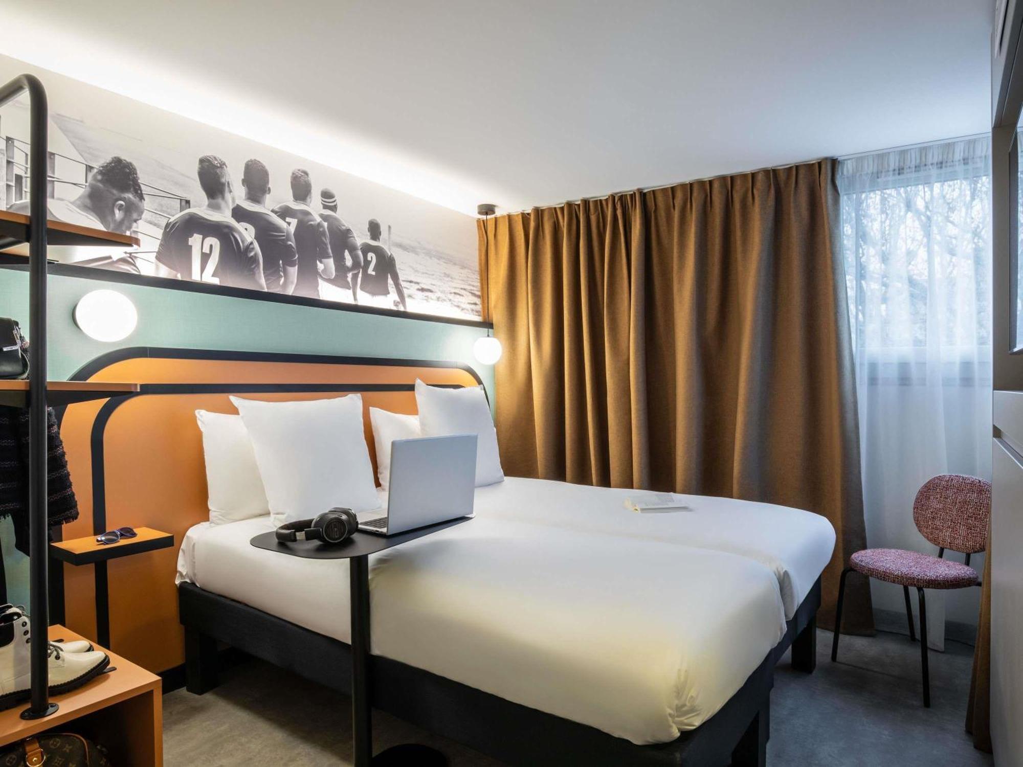 Standard Room with 2 single beds
