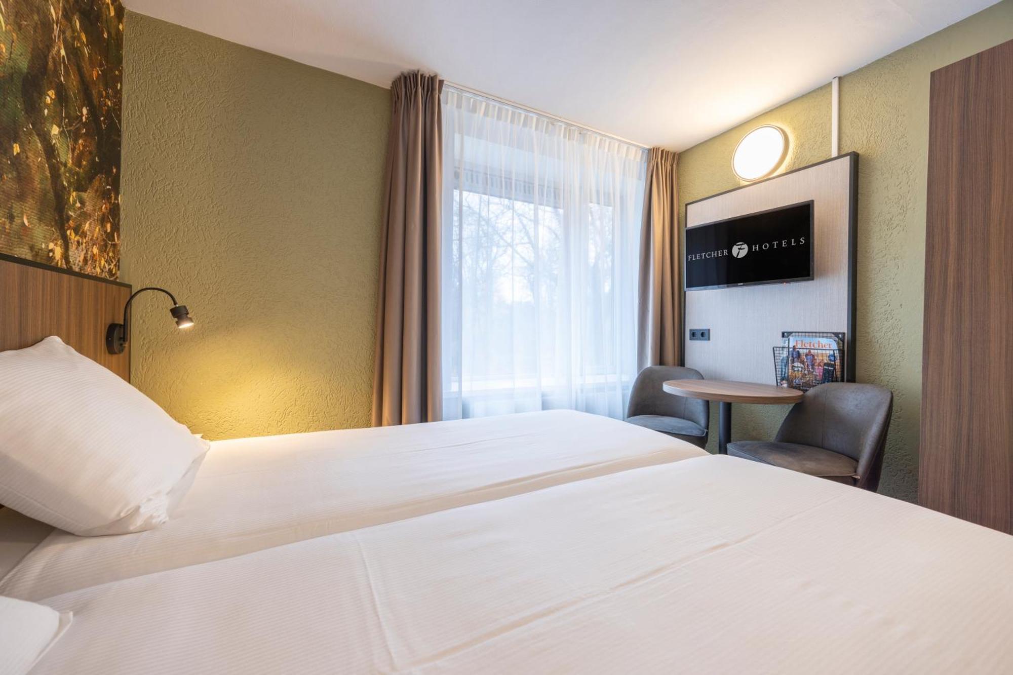 Small Double Room,1742591799:JPEG