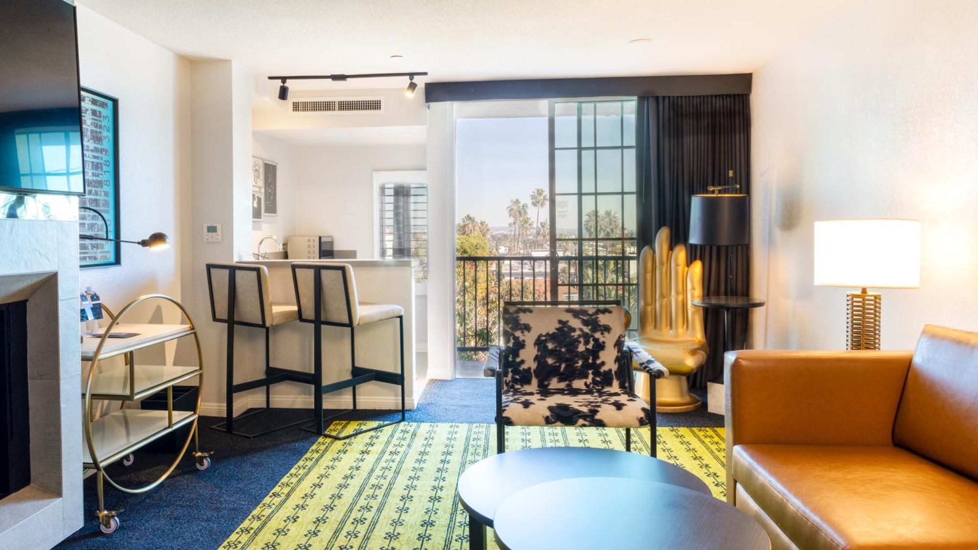Signature King Suite City View & Balcony,1742599697:JPEG