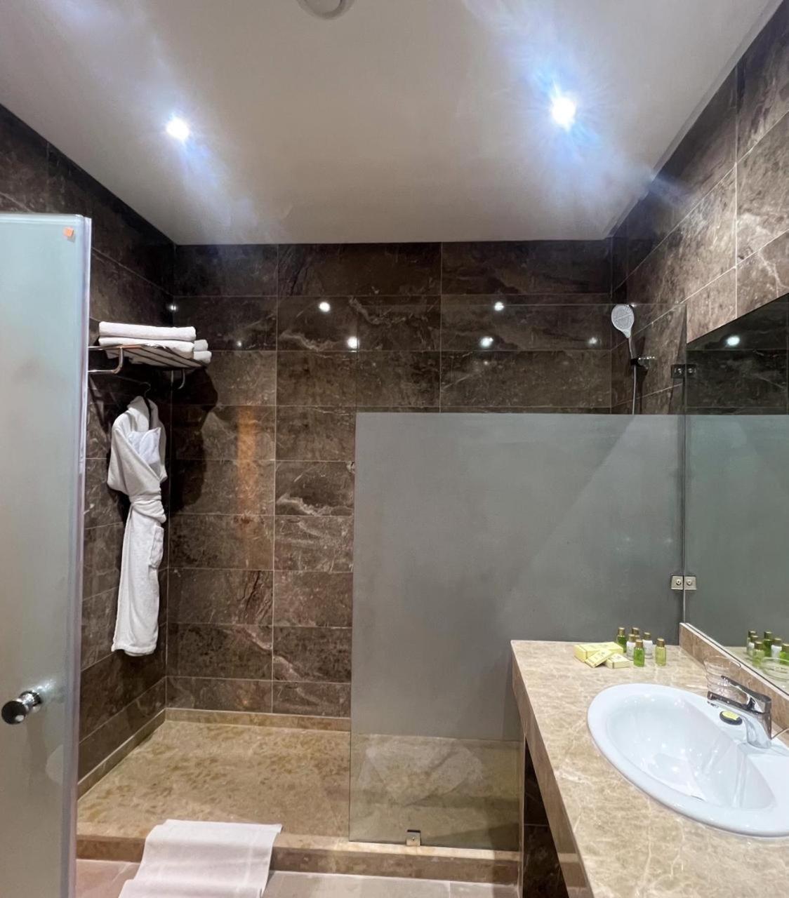 Suite Ambassador (2 adultos)