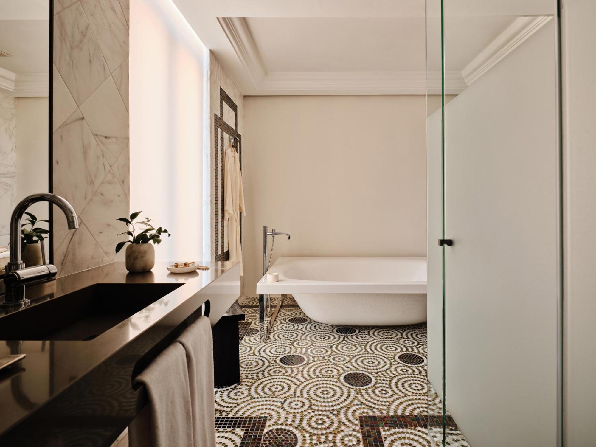 Luxury Suite,1742635346:JPEG
