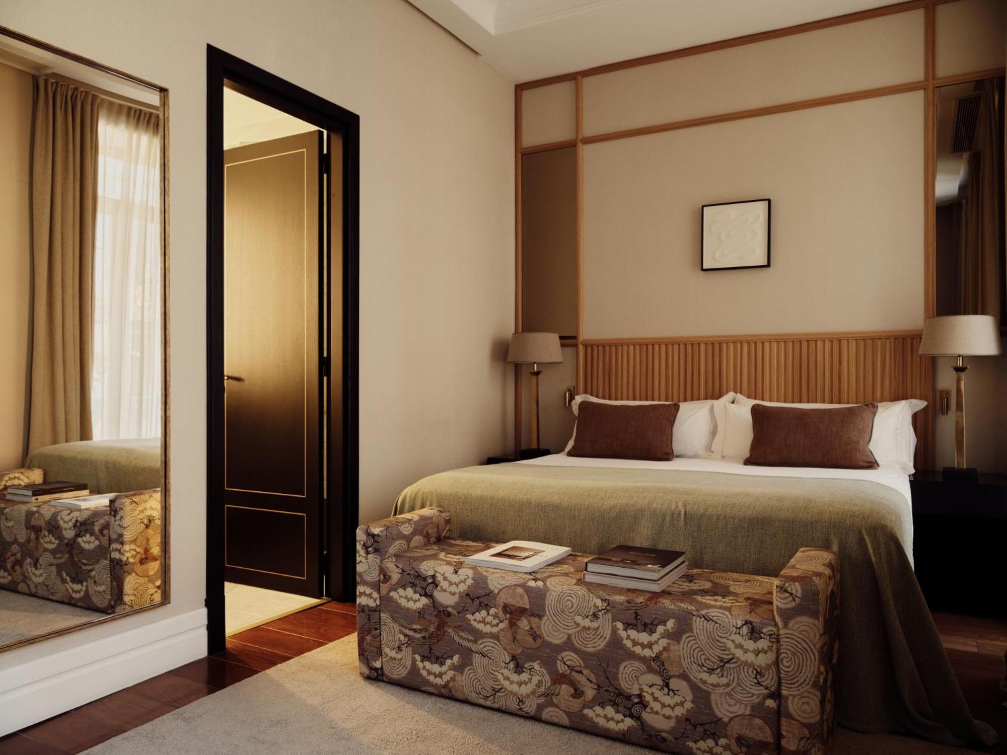 Double Room with View,1742635429:JPEG
