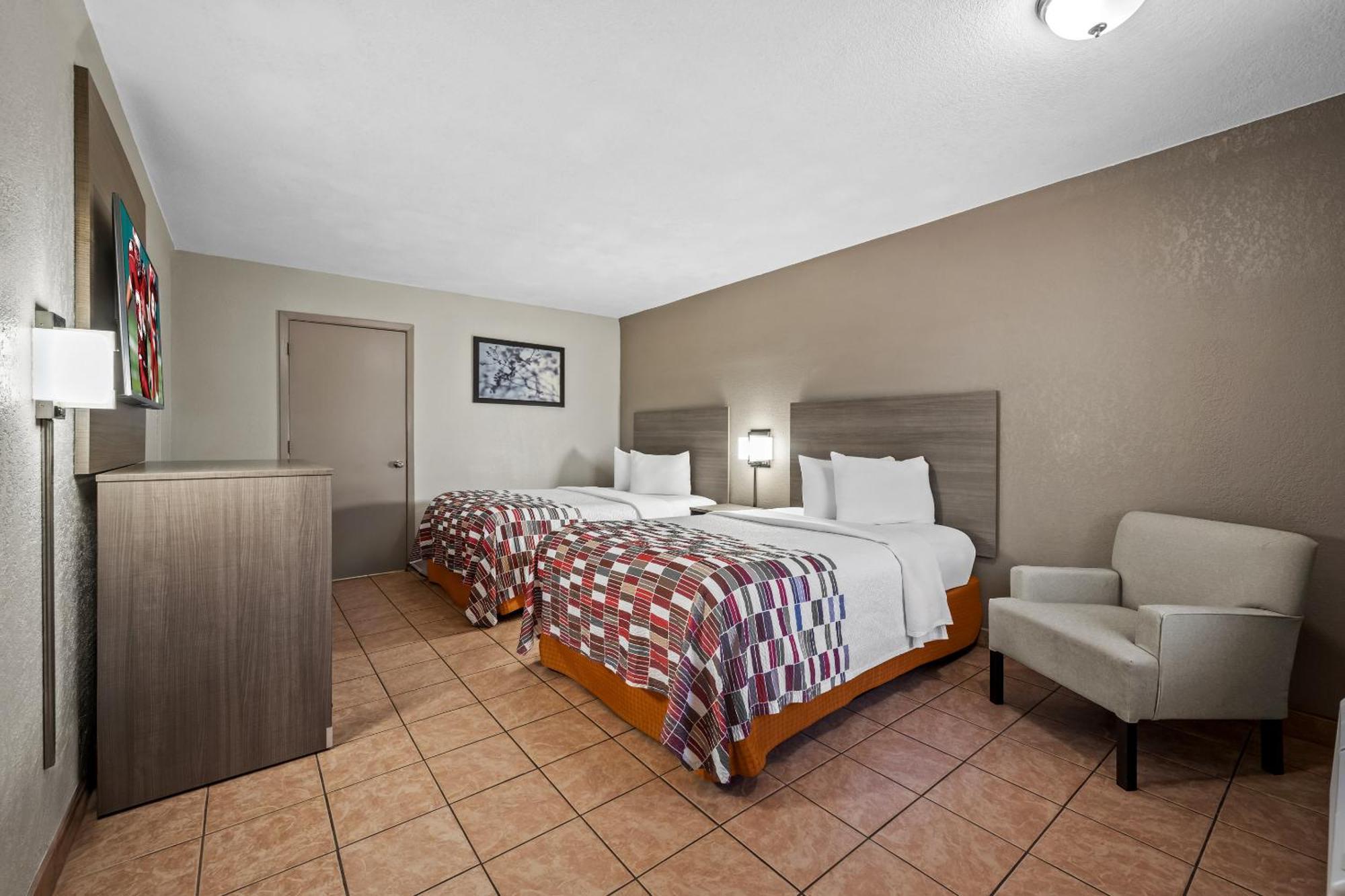 Deluxe Room with Two Double Beds Disability Access Roll-in Shower Non-Smoking