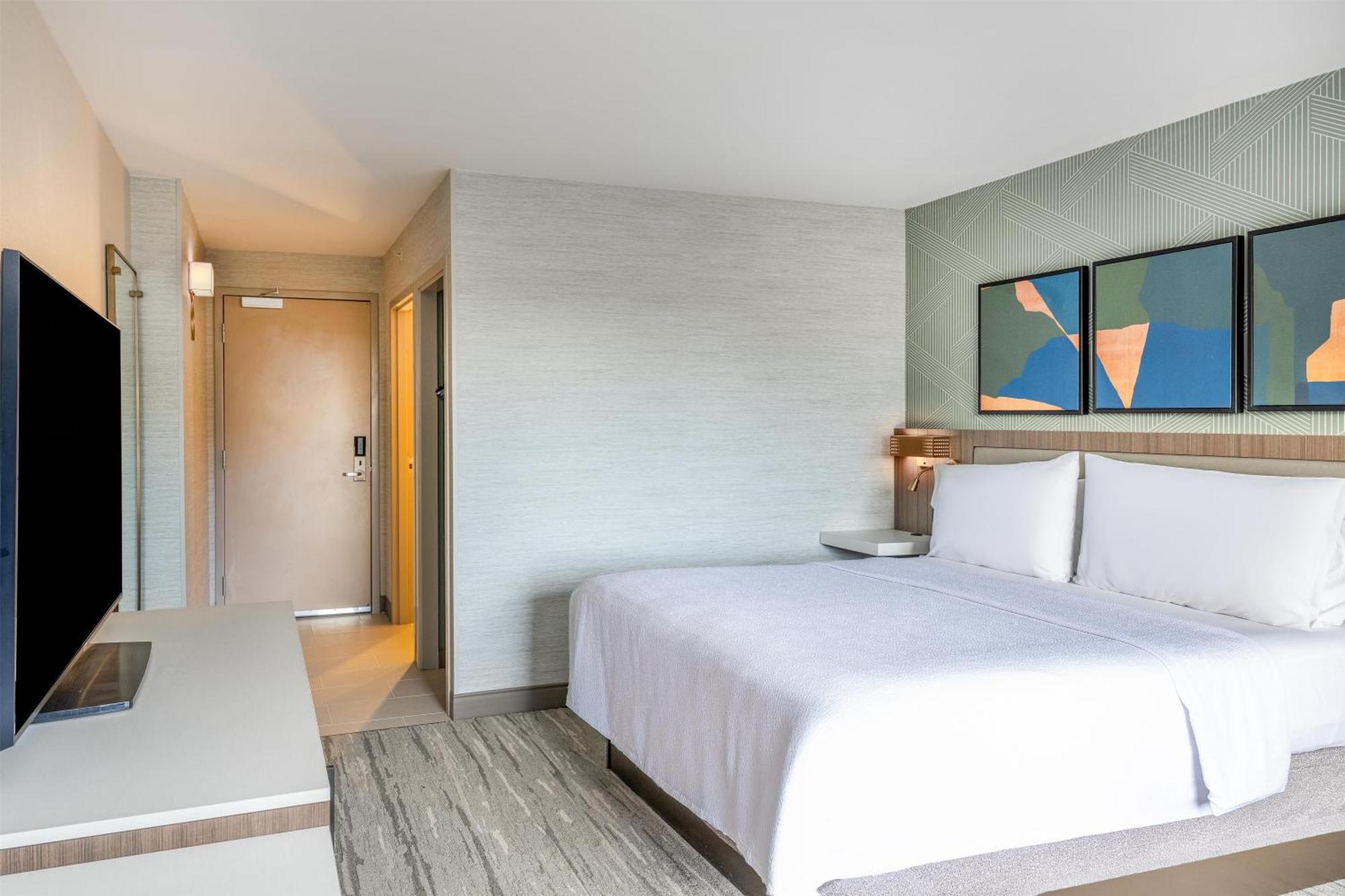 King Room,1742650827:JPEG