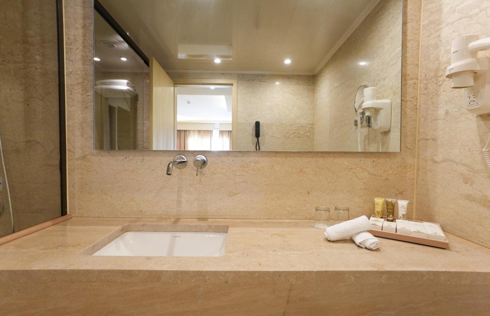 Quarto Deluxe com 2 Camas de Solteiro