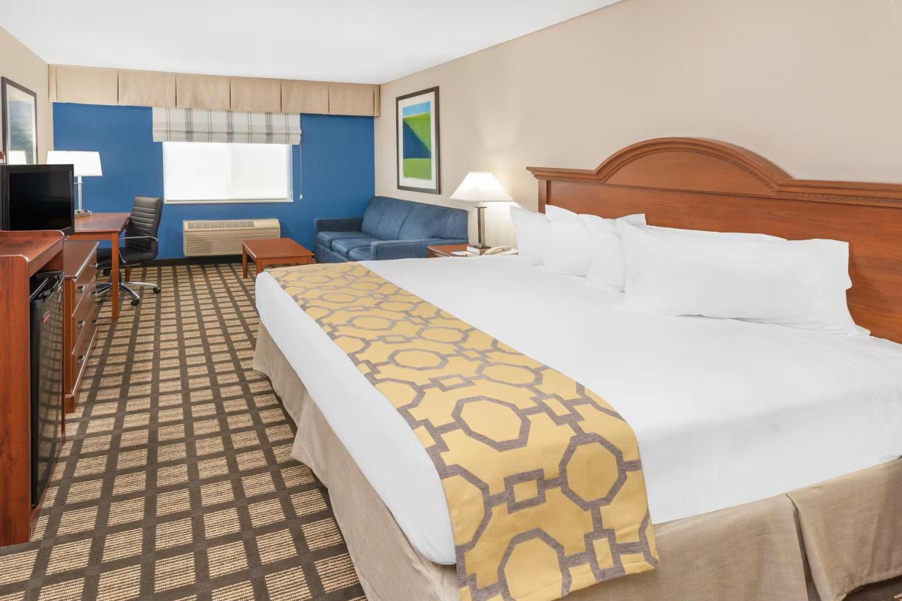 Deluxe King Room - Non-Smoking