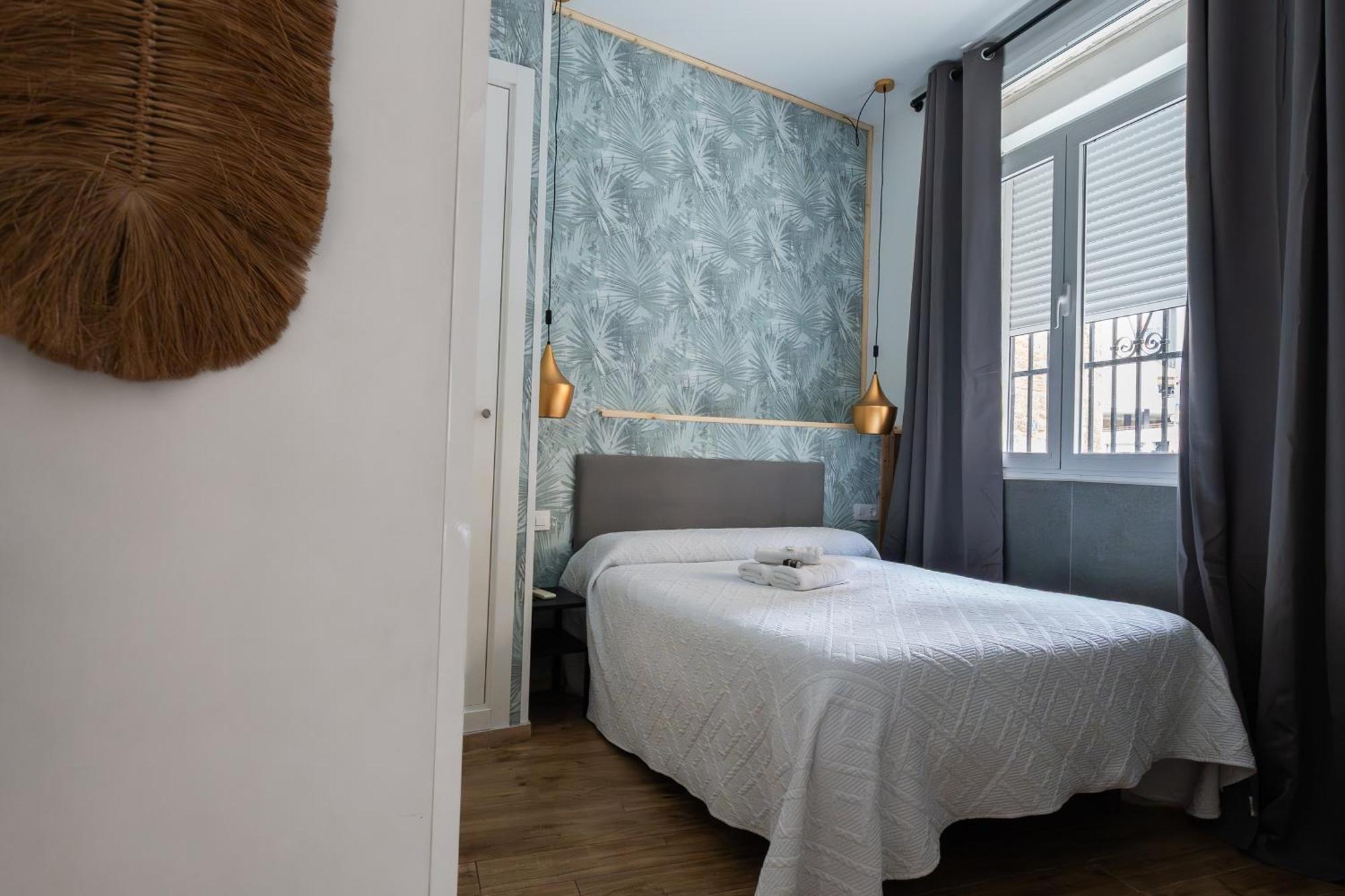 Budget Double Room Private Bathroom 1 Double Bed,1742726640:JPEG