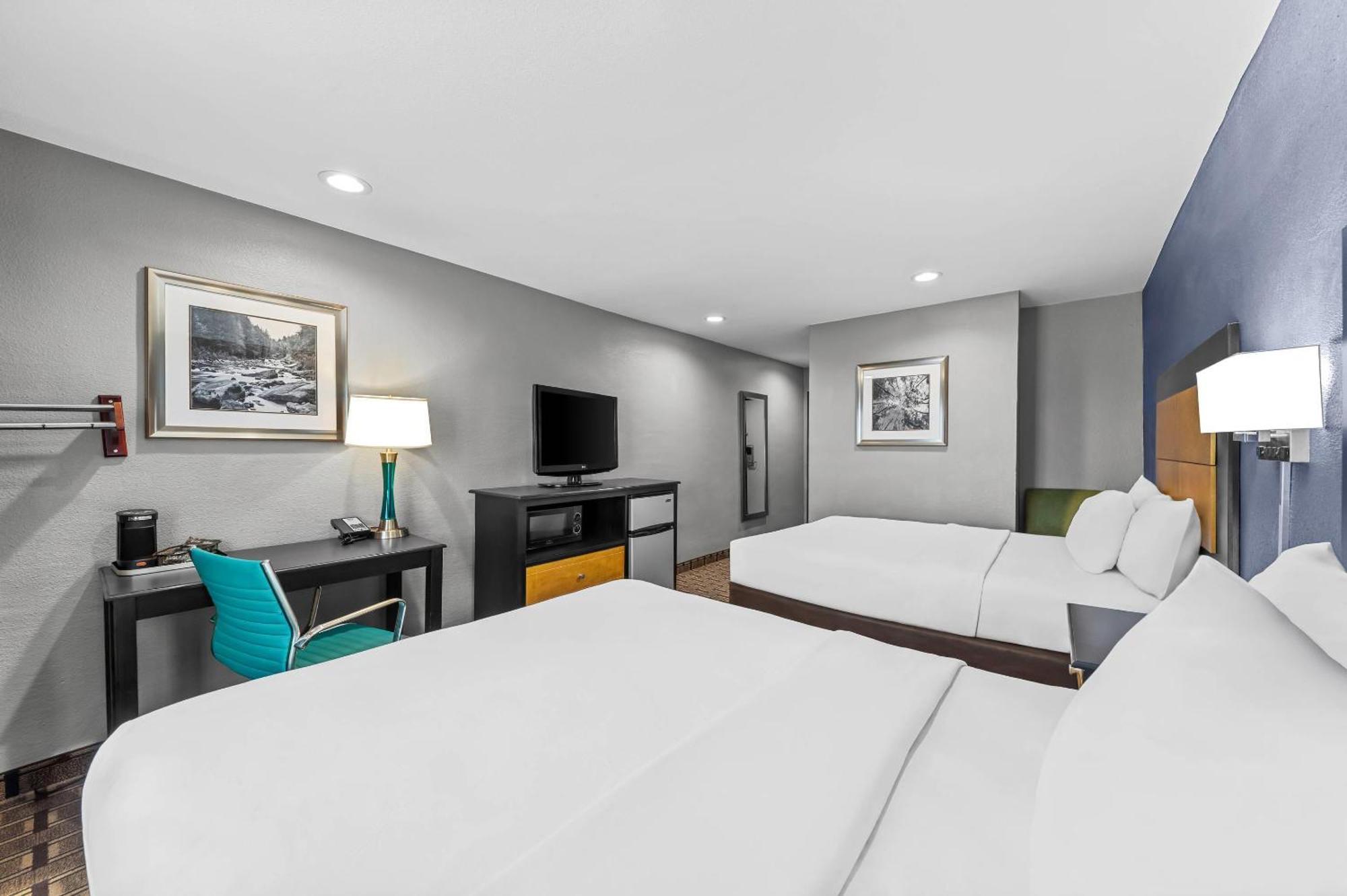 Queen Room with Two Queen Beds - Accessible/Non Smoking