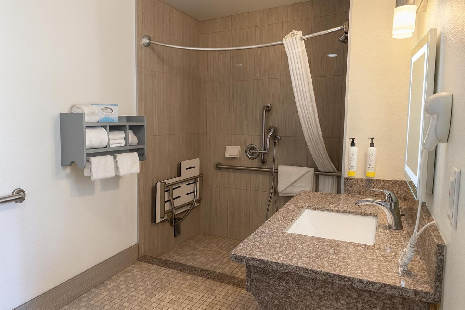 Queen Room - Disability Access