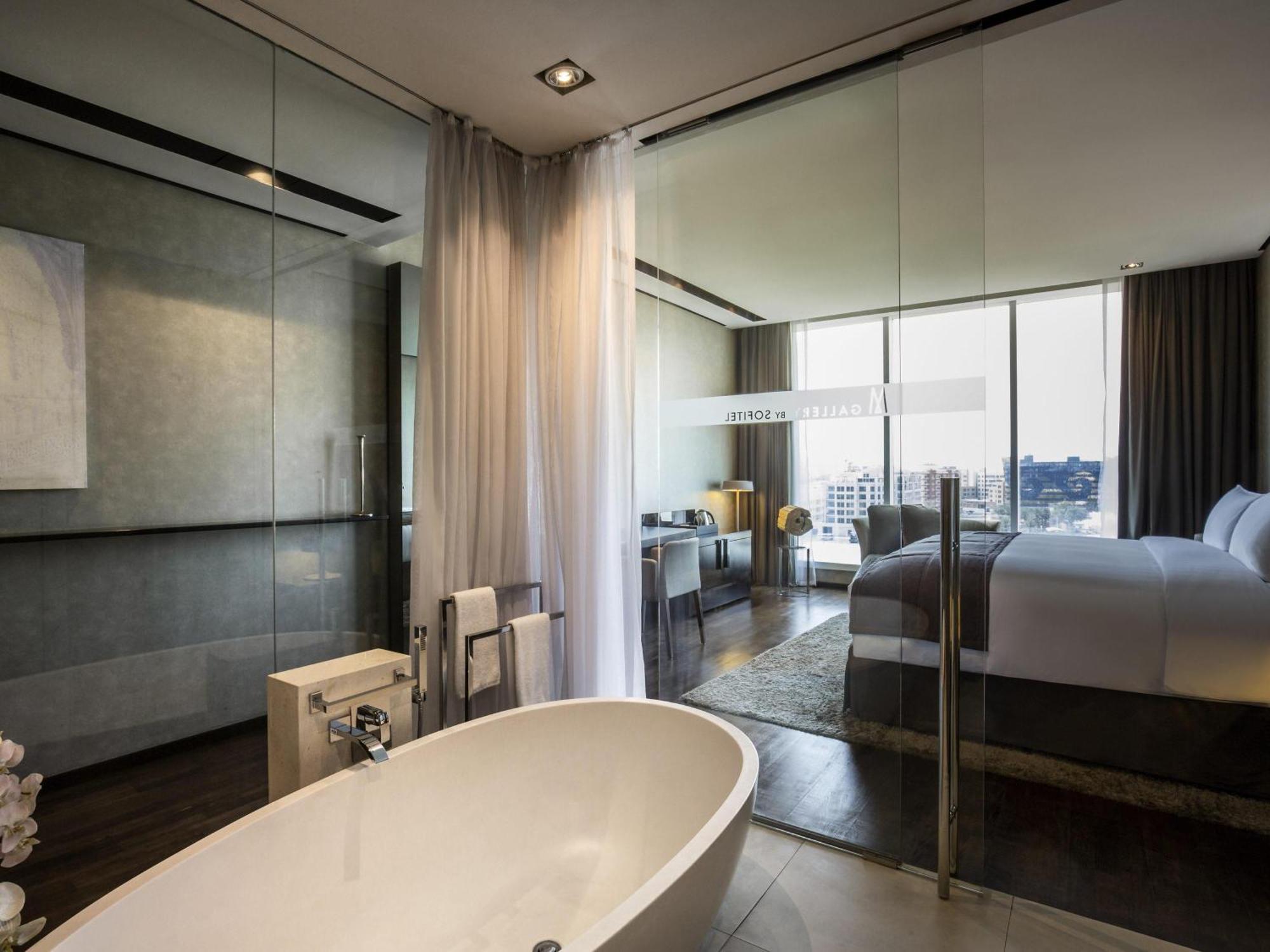 Executive Room with One King Bed - High Floor,1277120815:JPEG