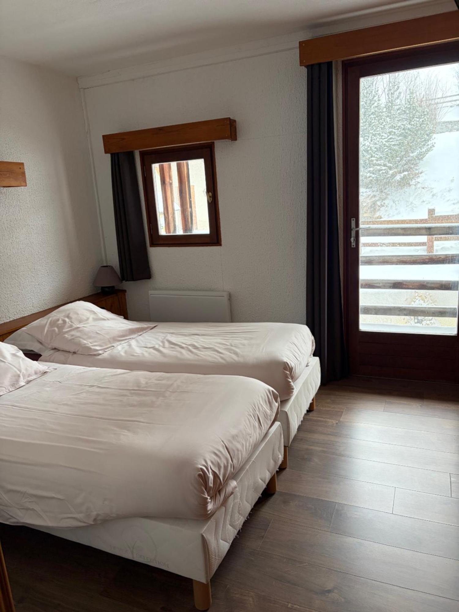 Standard Twin Room with Garden View,909527647:JPEG