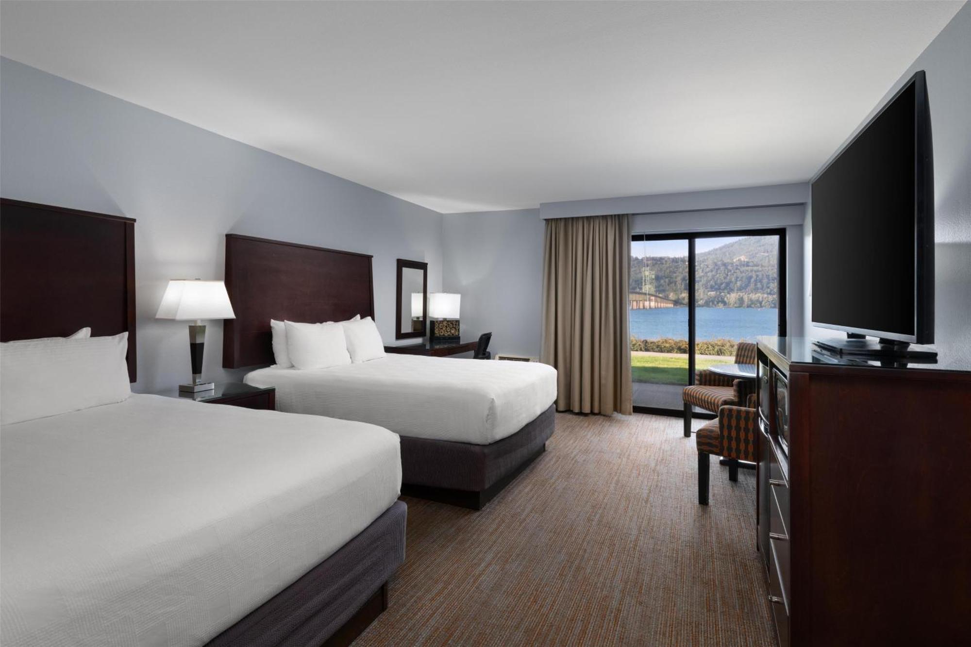 Deluxe Two Queen Room with River View - Pet Friendly by Request