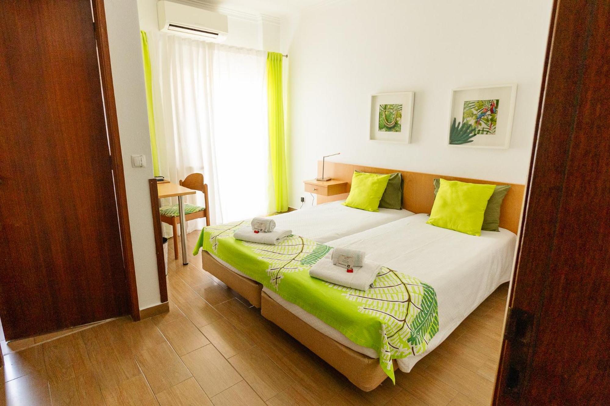 Quarto Twin com Terraço