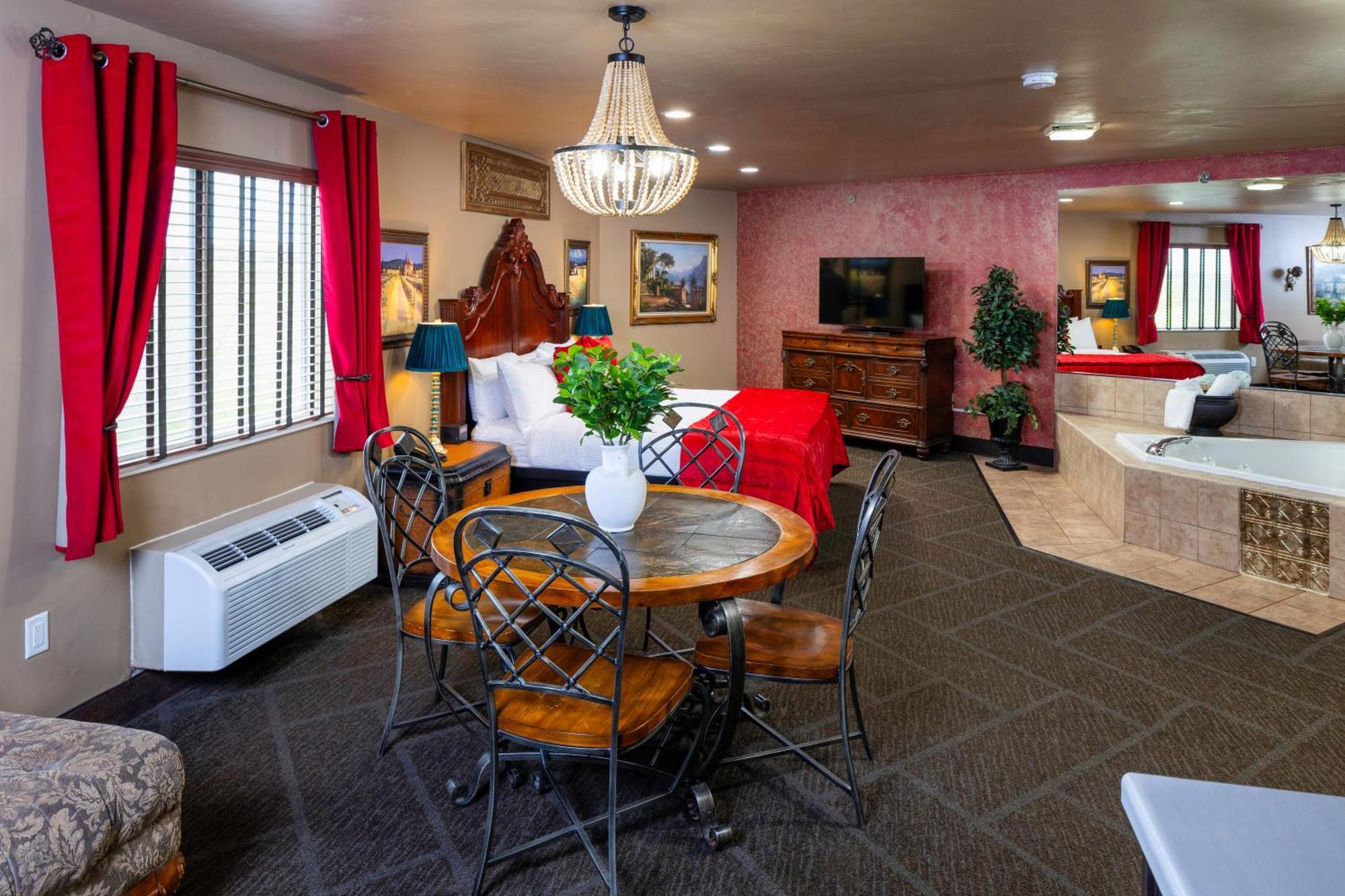 Tuscan Suite with Spa