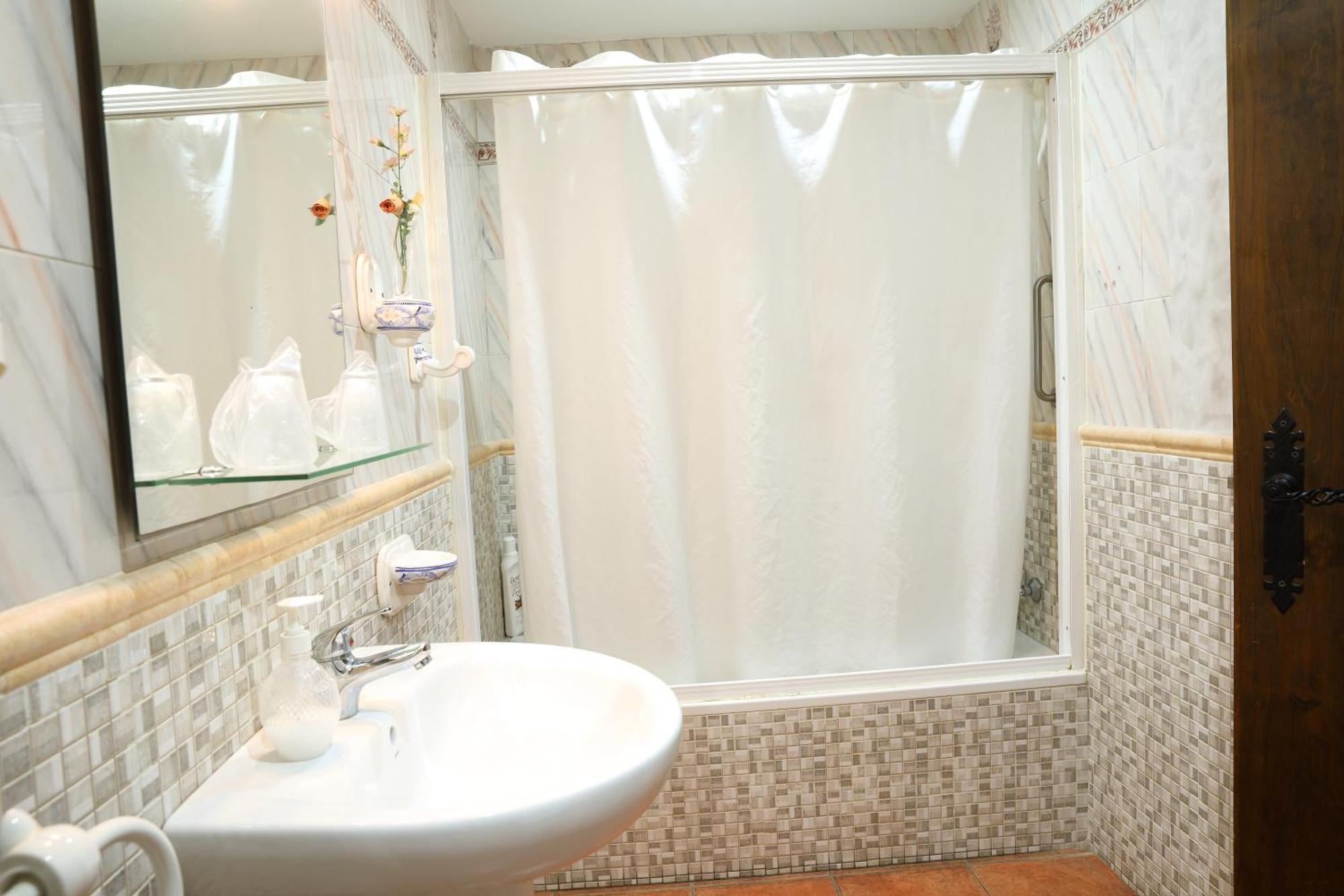 Twin Room Private Bathroom,1743060368:JPEG