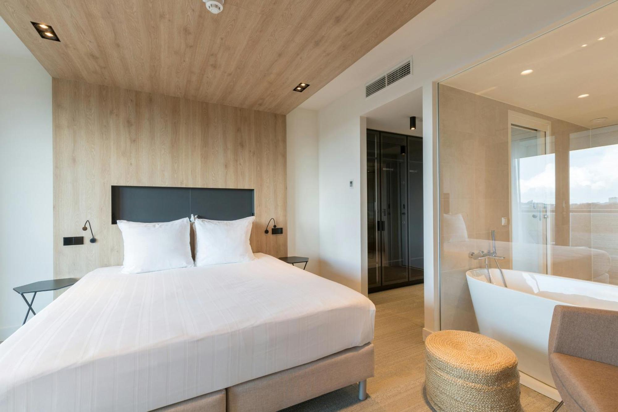 Corner Suite 1 King Bed,1746816552:JPEG