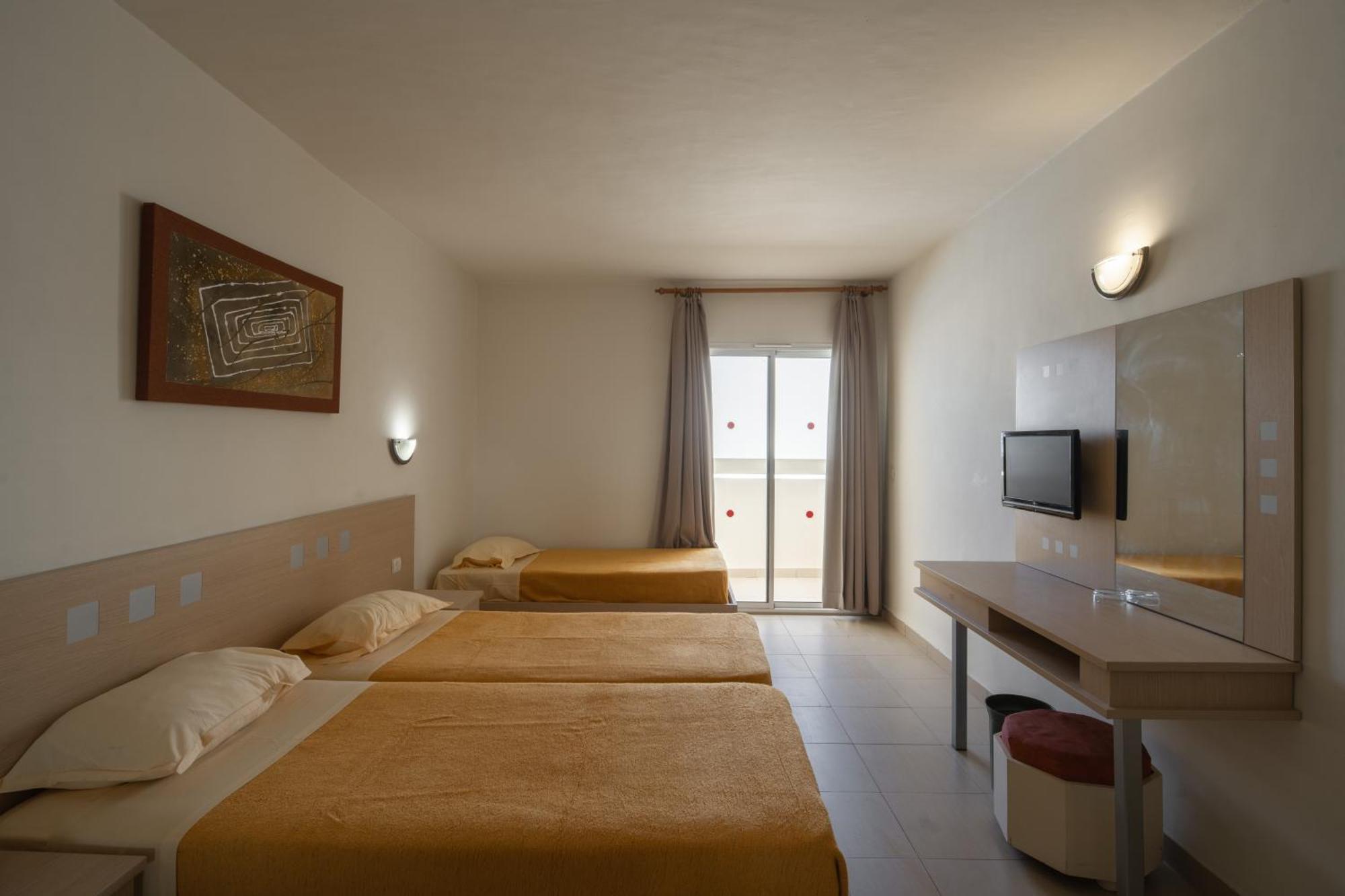 Chambre Triple - Vue sur Jardin