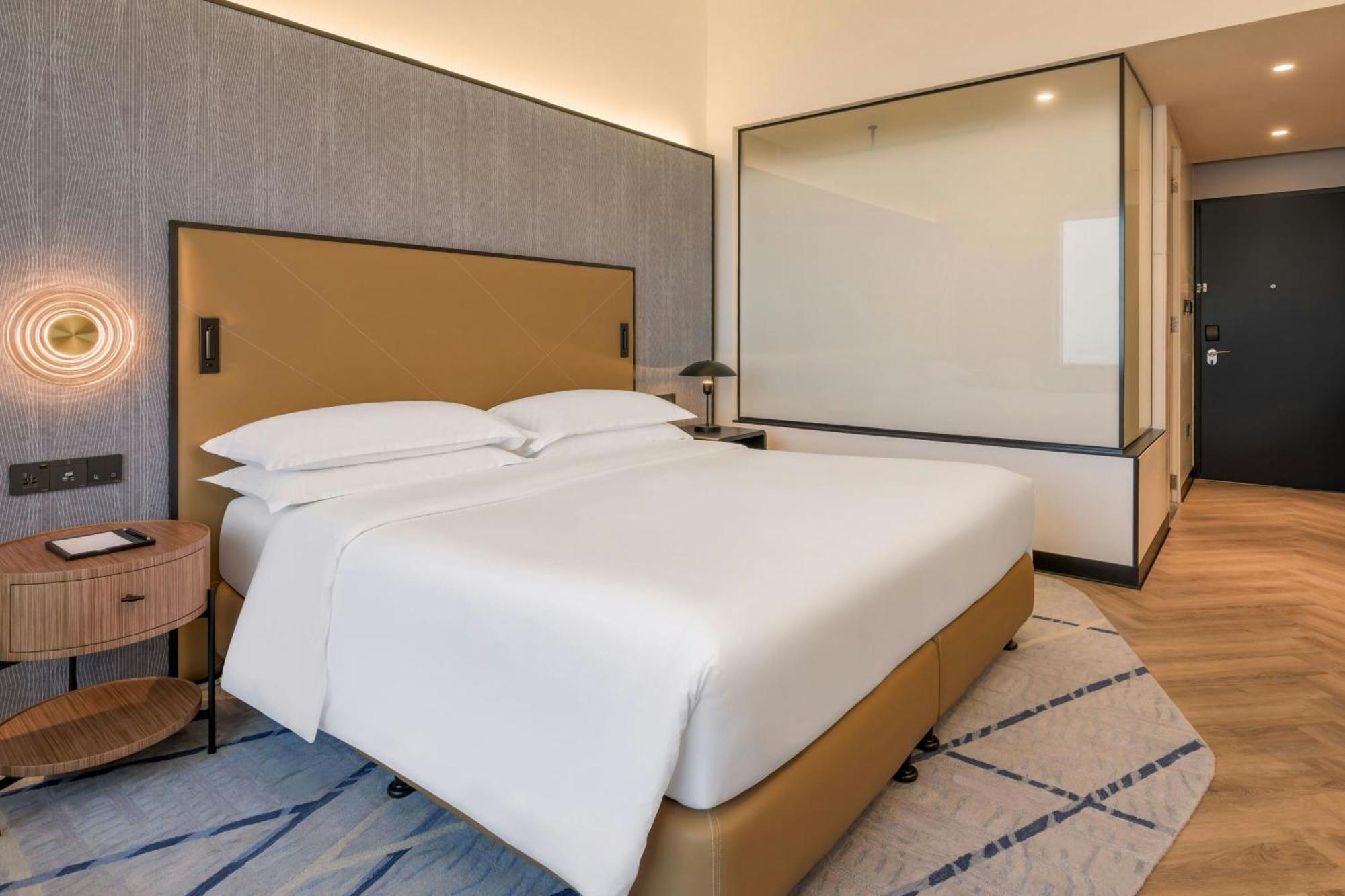 Grand Deluxe King Room, Skyline View,1746897104:JPEG