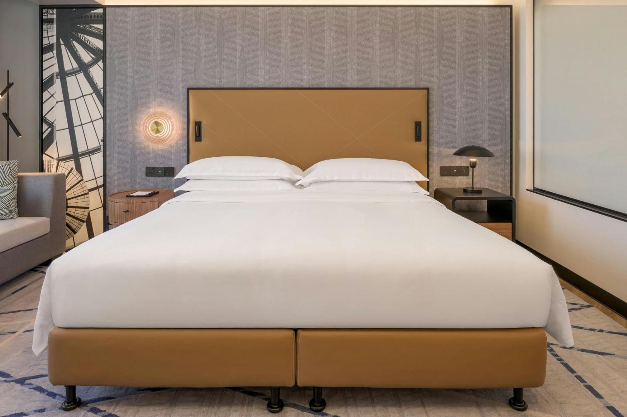 Deluxe King Room, City view,1758357035:JPEG